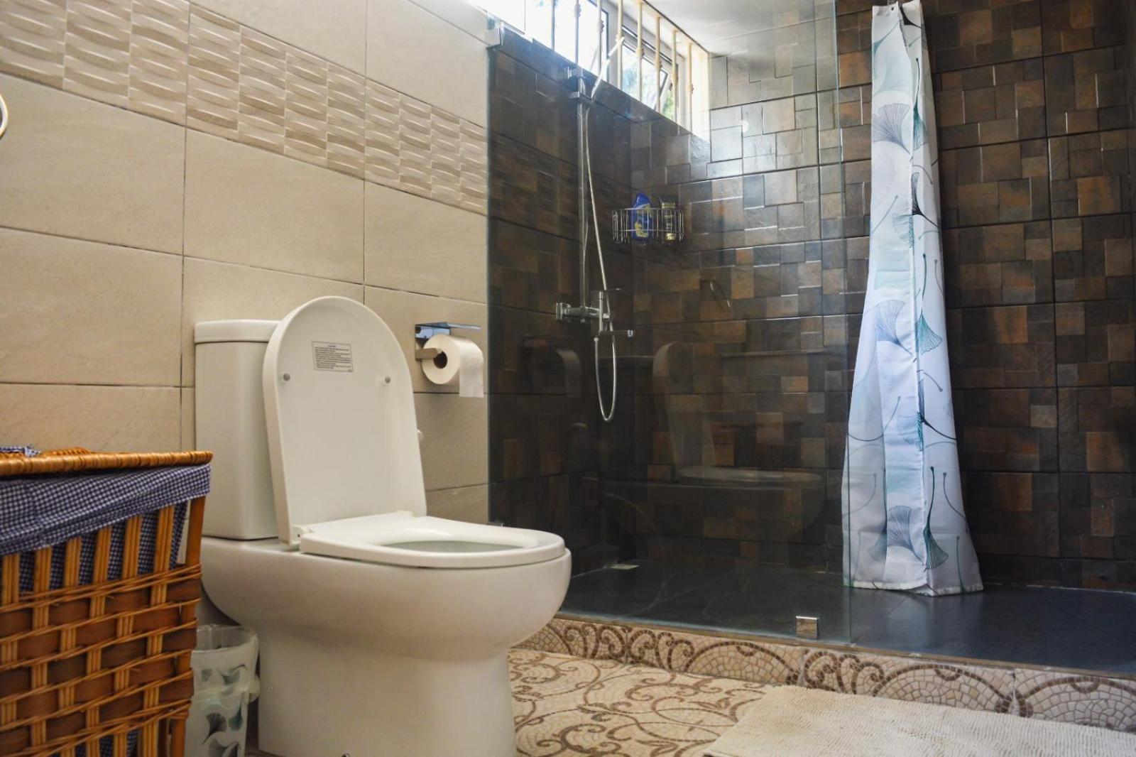 Three-Bedroom House photo 3