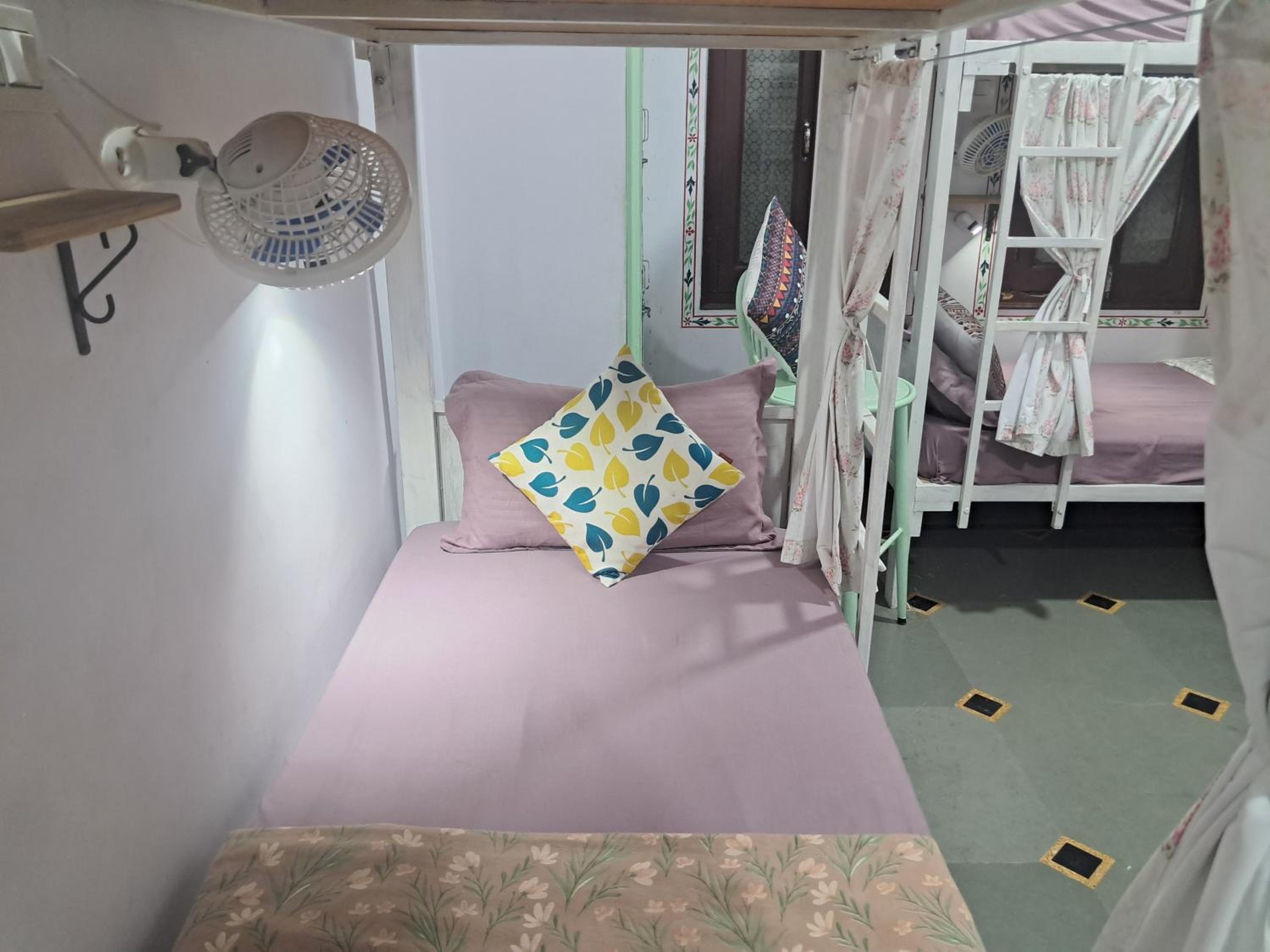 Bed in 8-Bed Mixed Dormitory Room photo 3