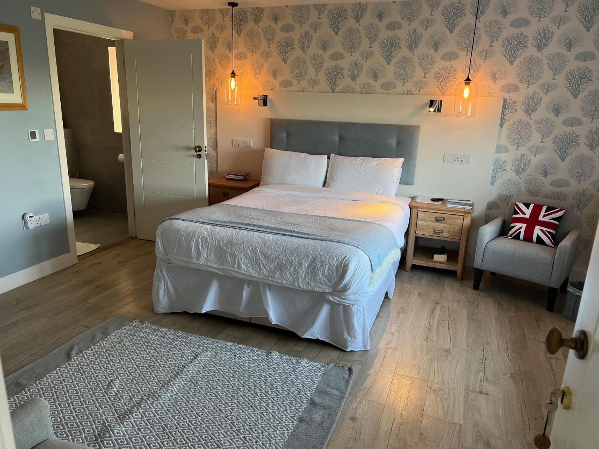 Deluxe Double Room with Shower