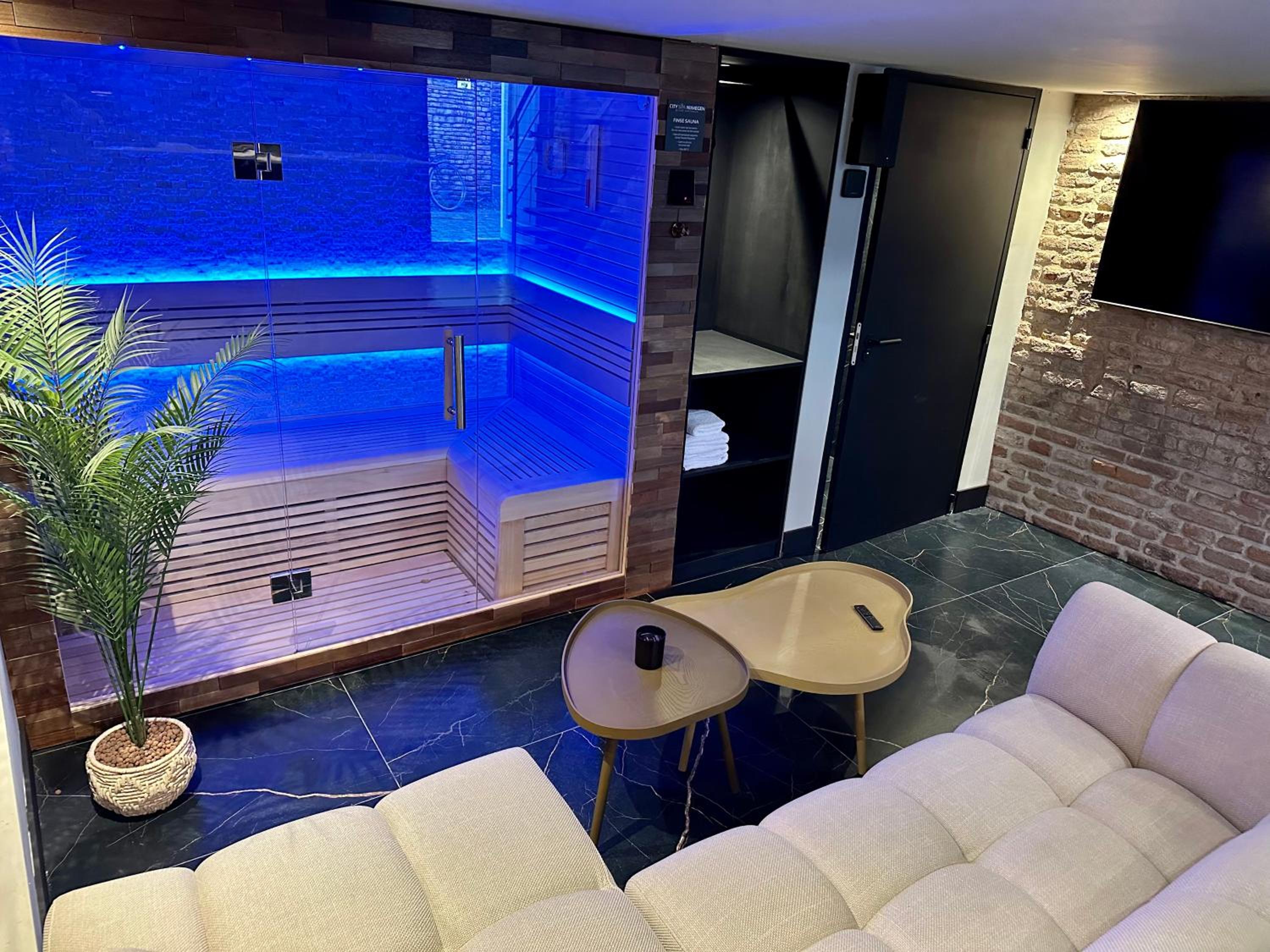  Royal Wellness Studio with Whirlpool photo 3