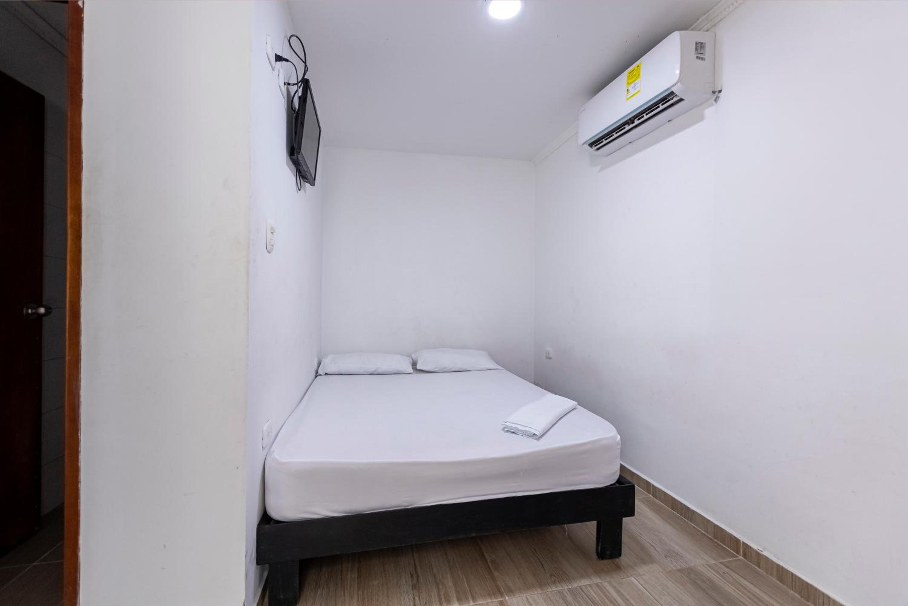 Double Room With Private Bathroom photo 3