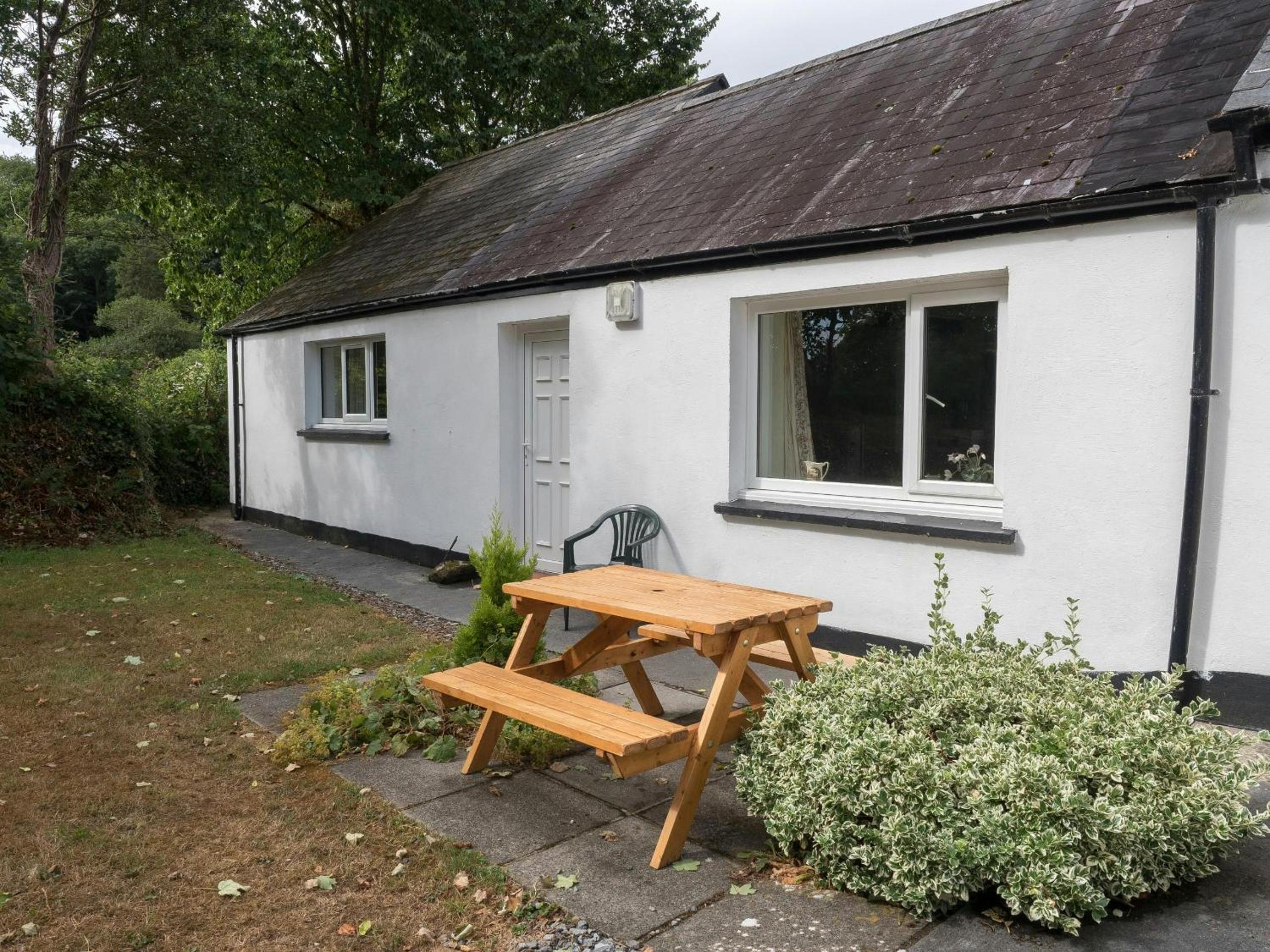Two-Bedroom House photo 3