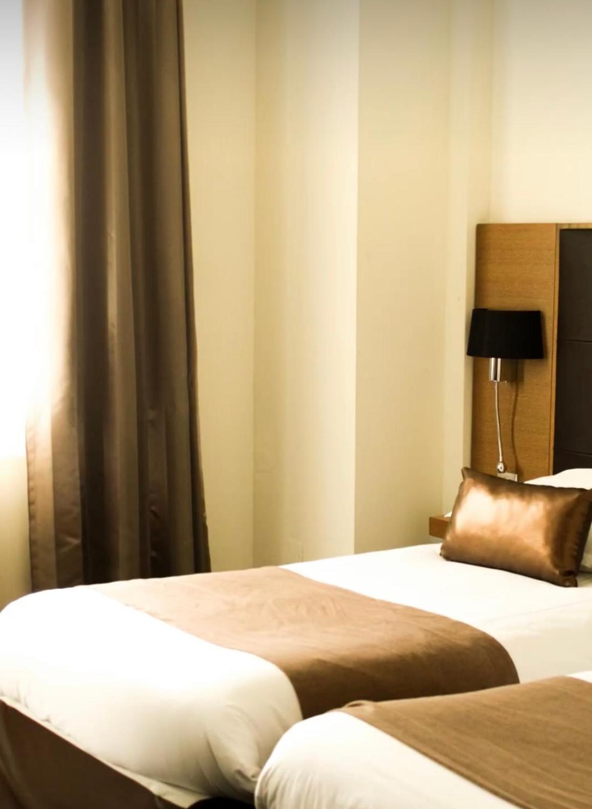 Double or Twin Room - Photo 2