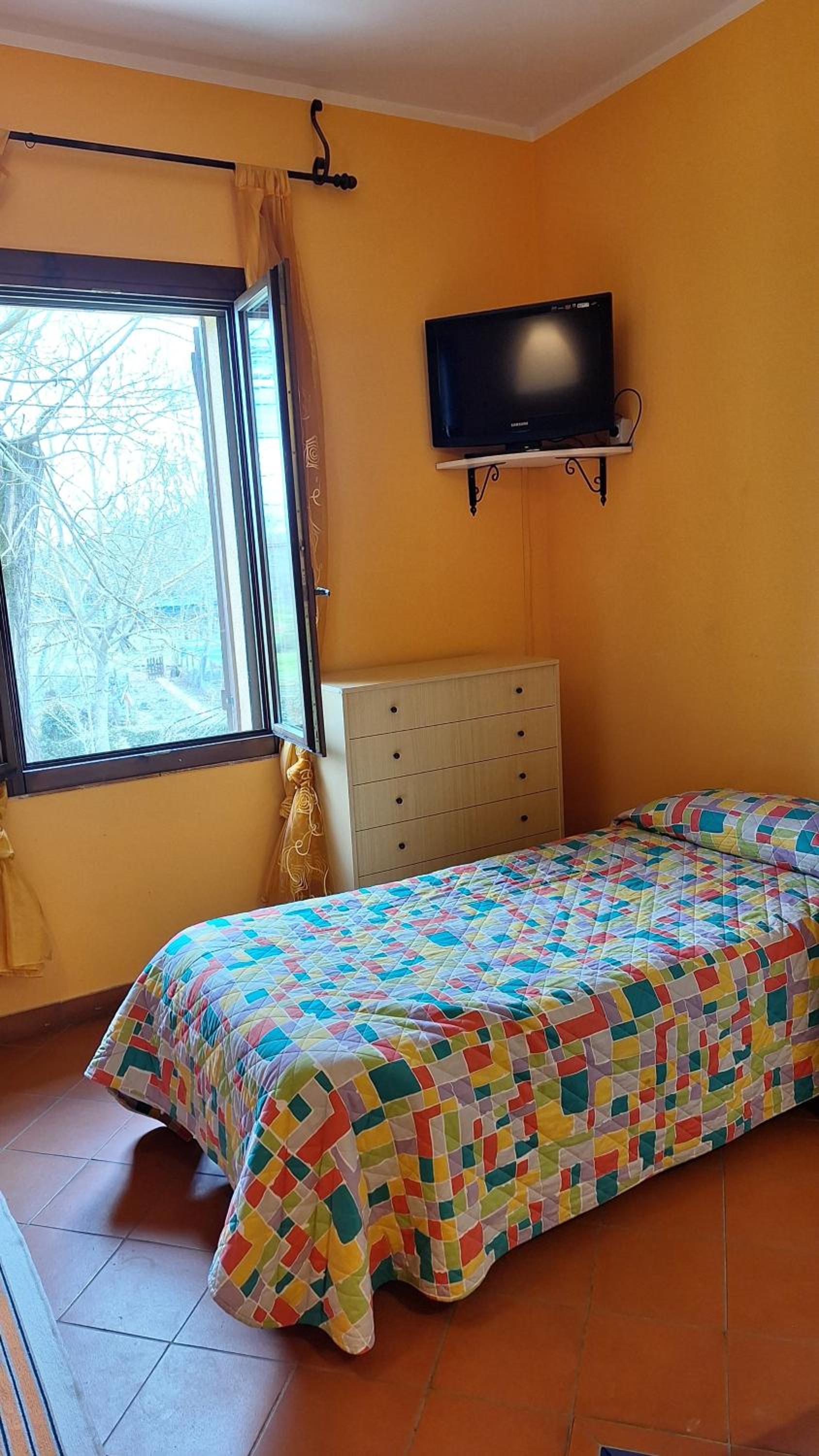 Quadruple Room with Private Bathroom photo 3