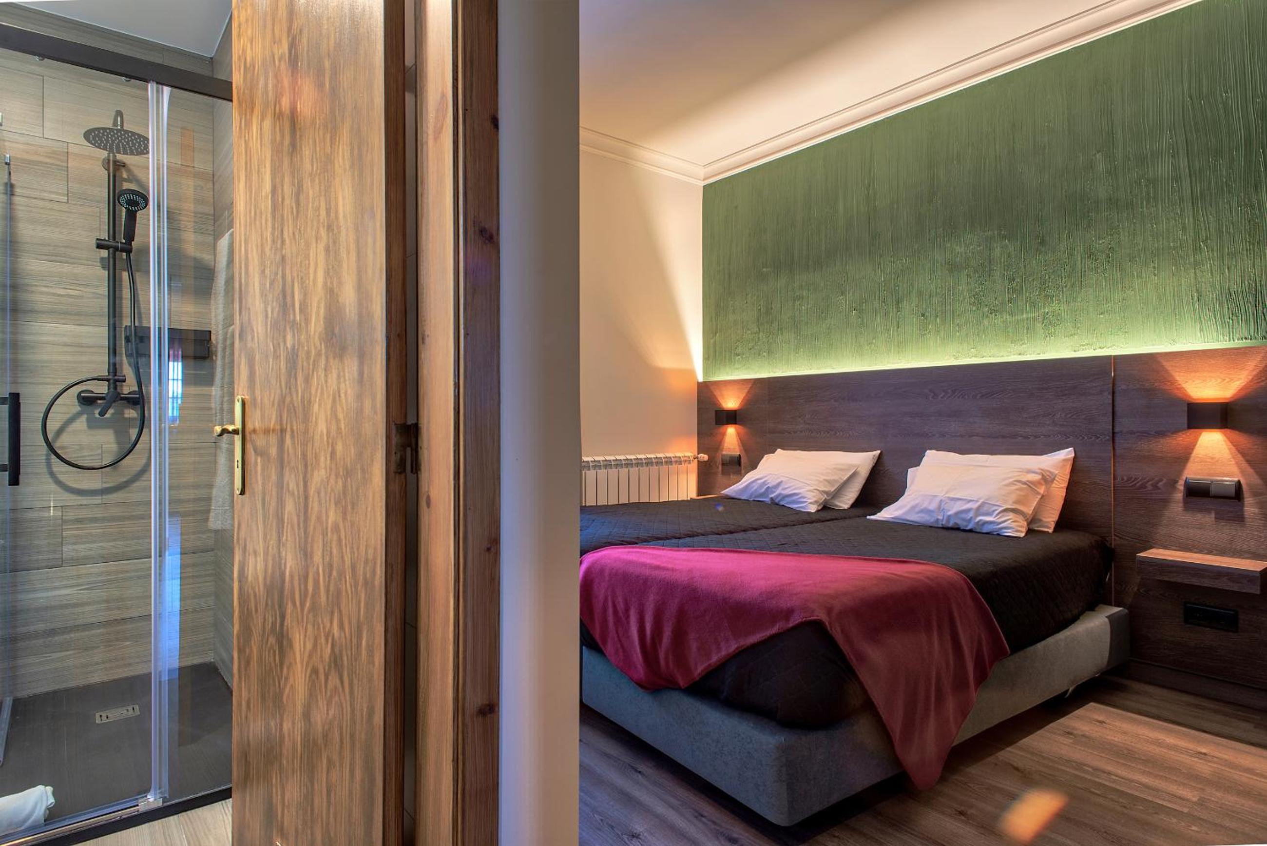 Standard Twin Room - Photo 1