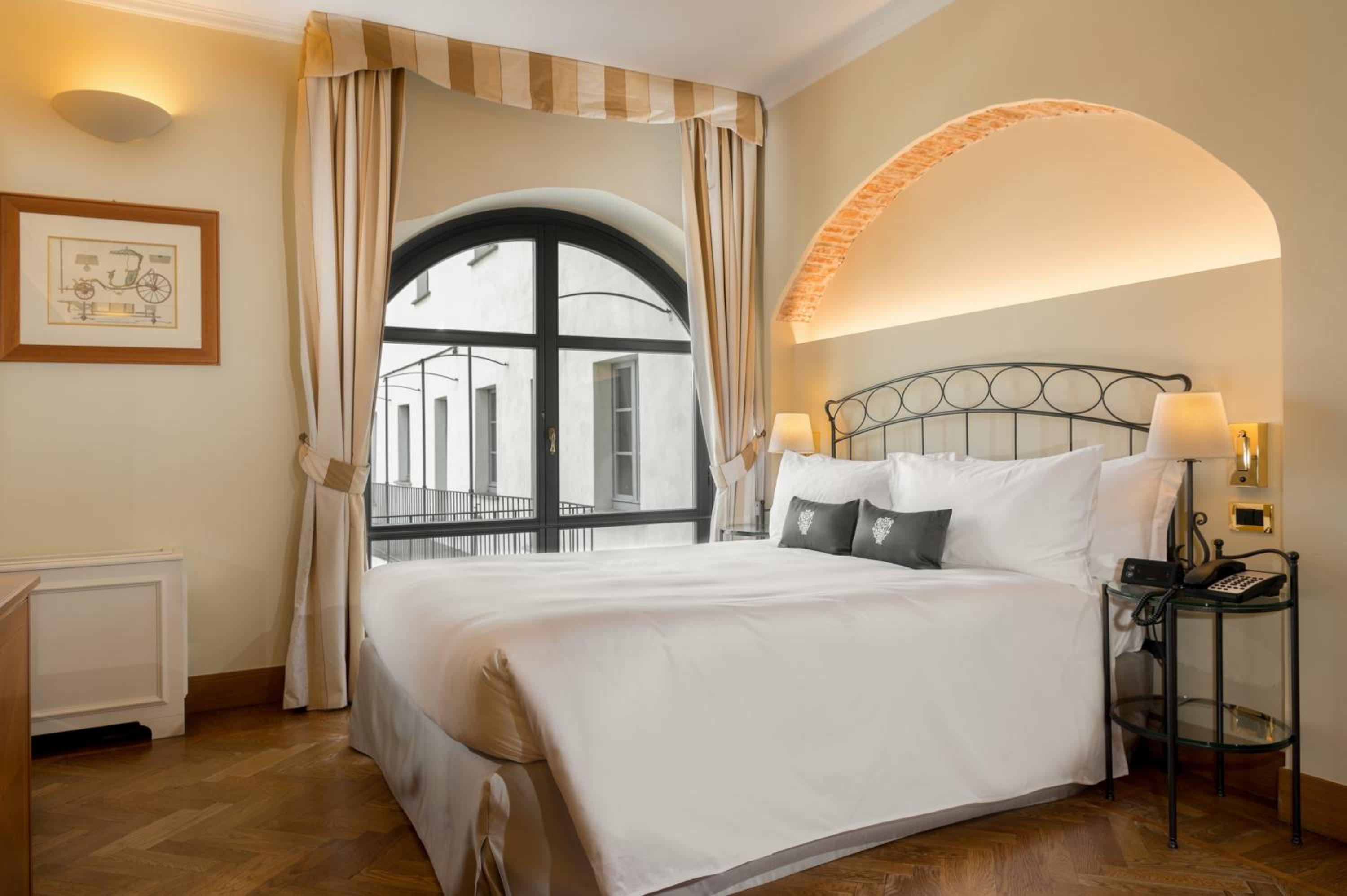 Classic Queen Room