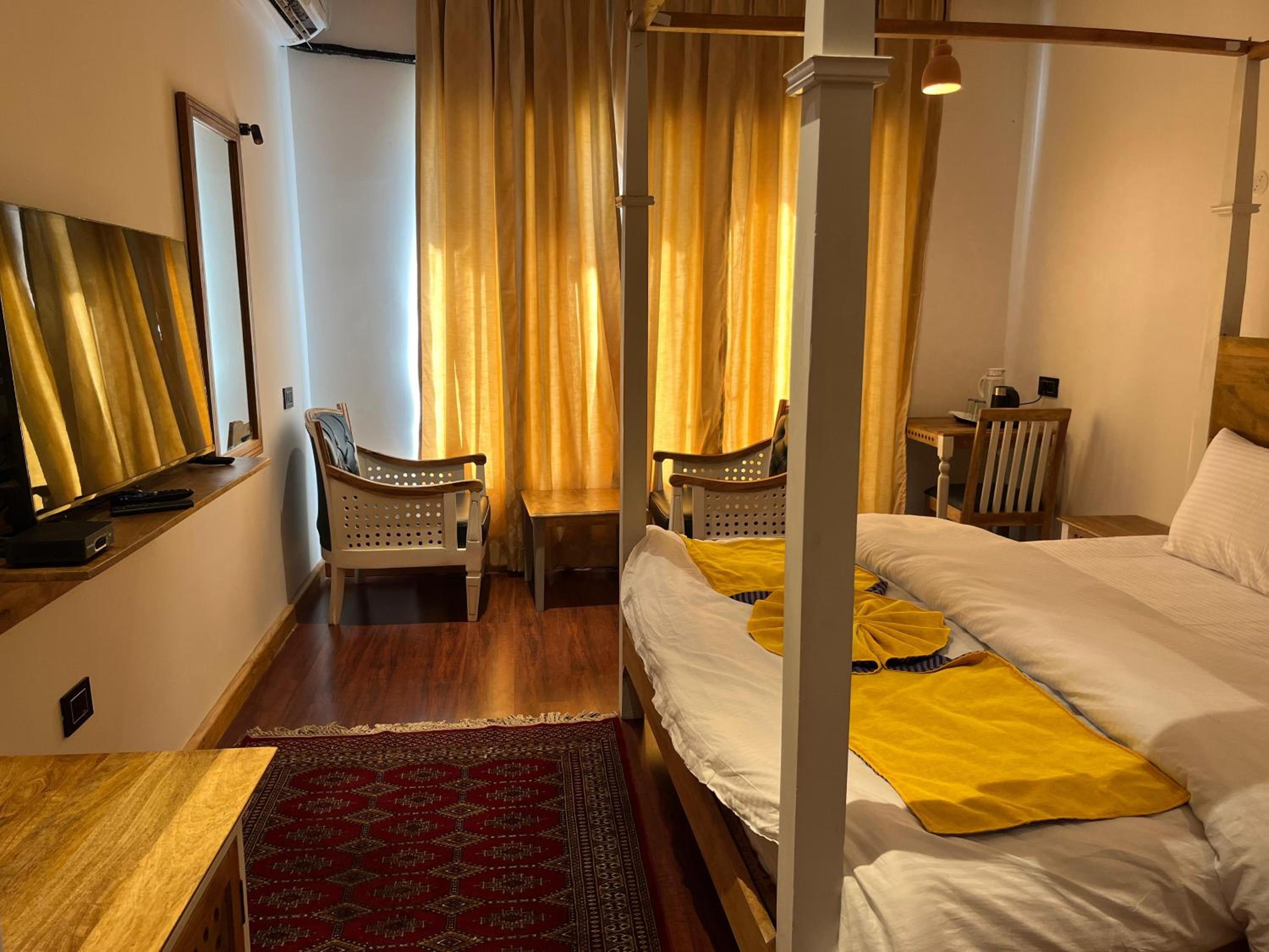 Deluxe Double Room - Photo 16