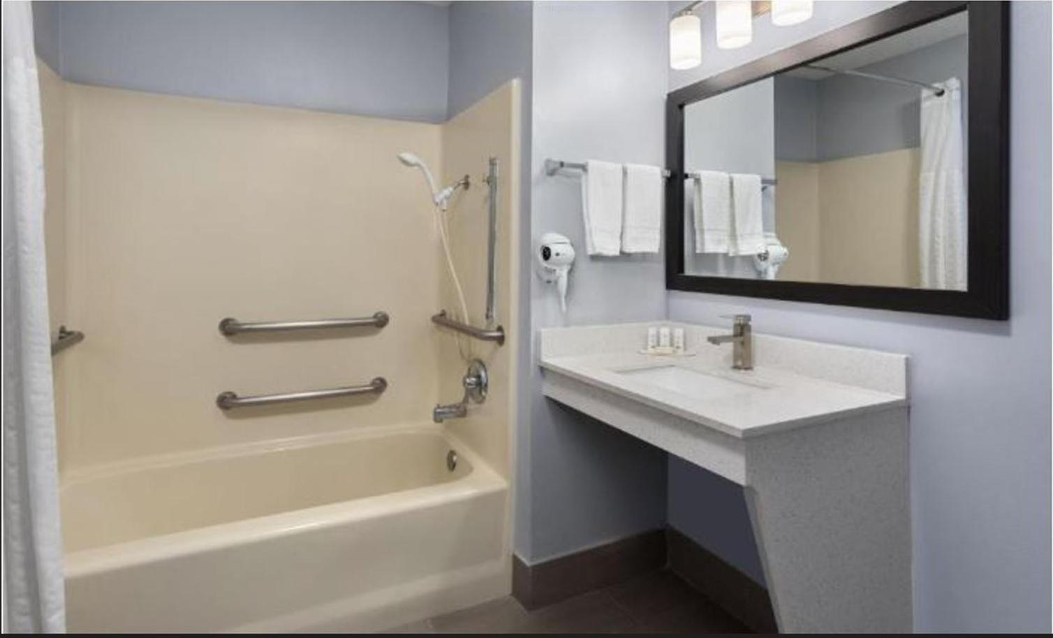 Double Room with Two Double Beds - Photo 4