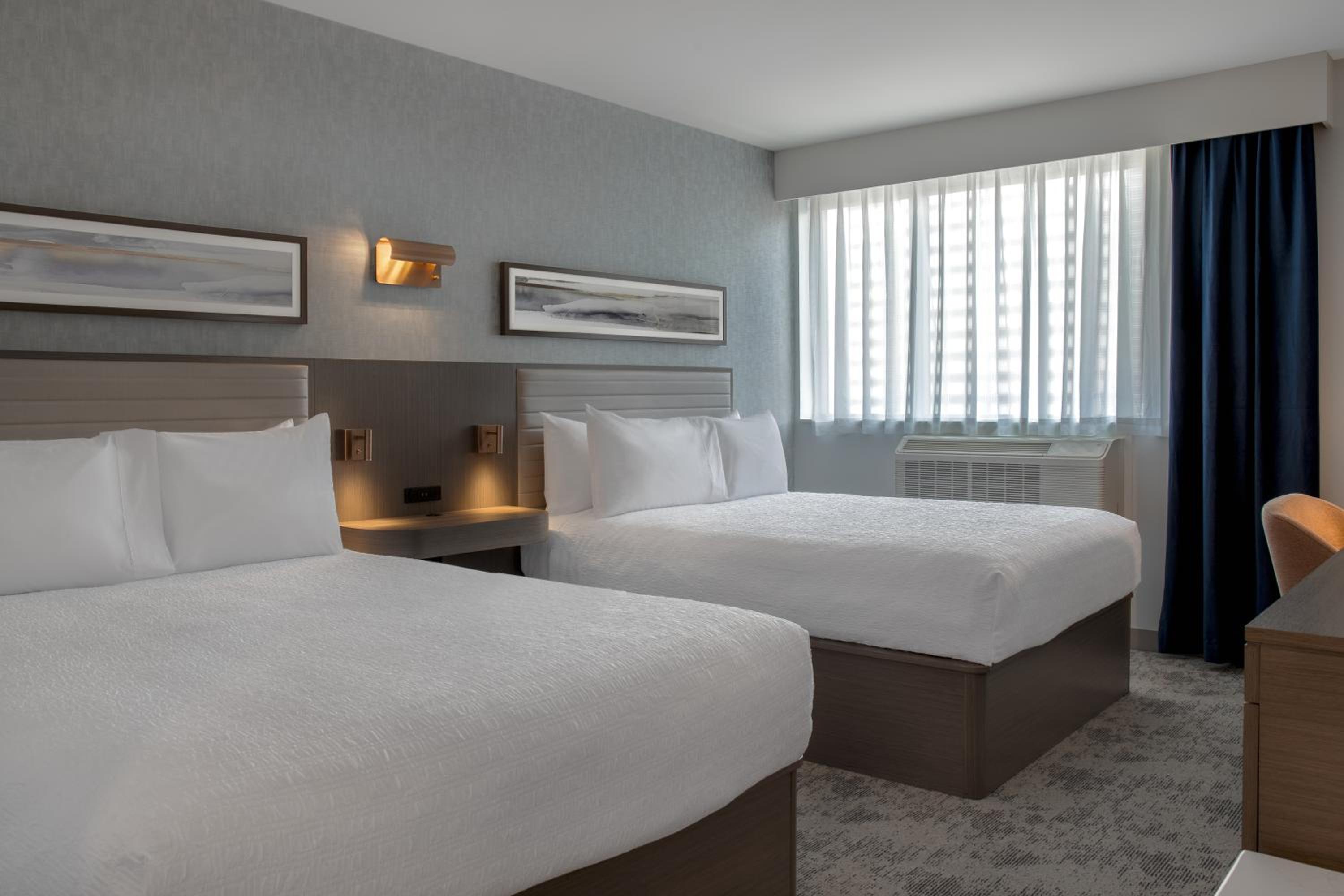 Queen Room with Two Queen Beds - Photo 7