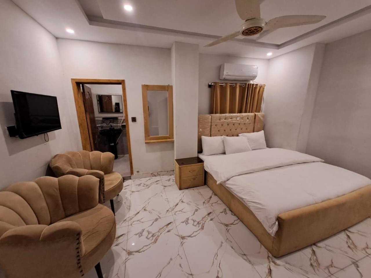 Deluxe Single Room