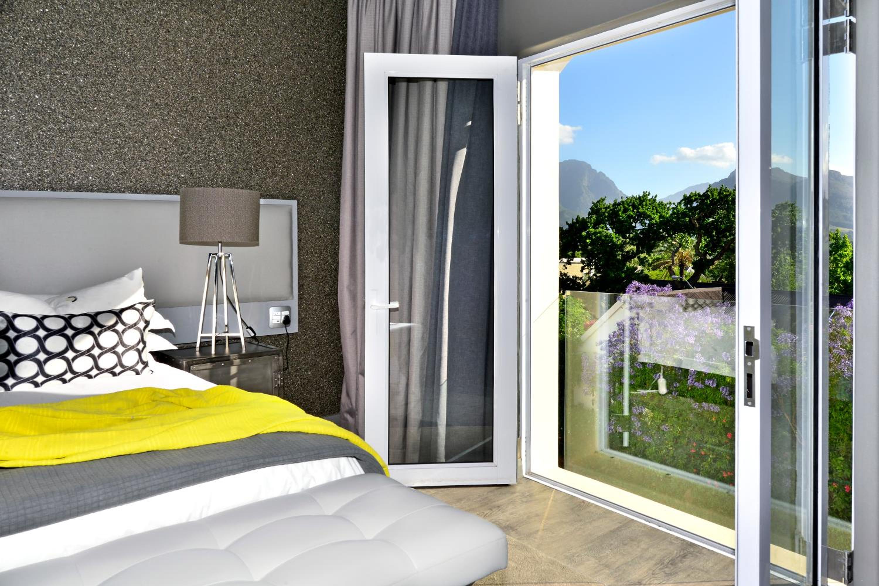Luxury King or Twin Room with Mountain View - Photo 55