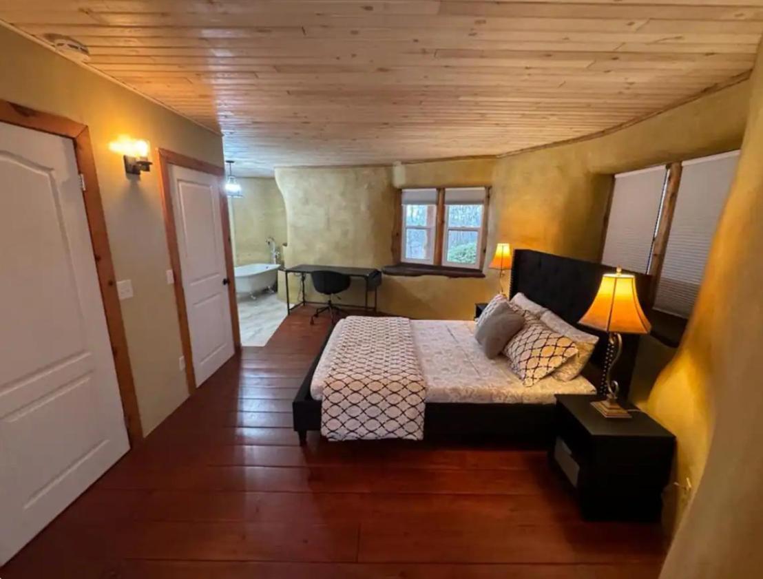 Two-Bedroom House photo 2