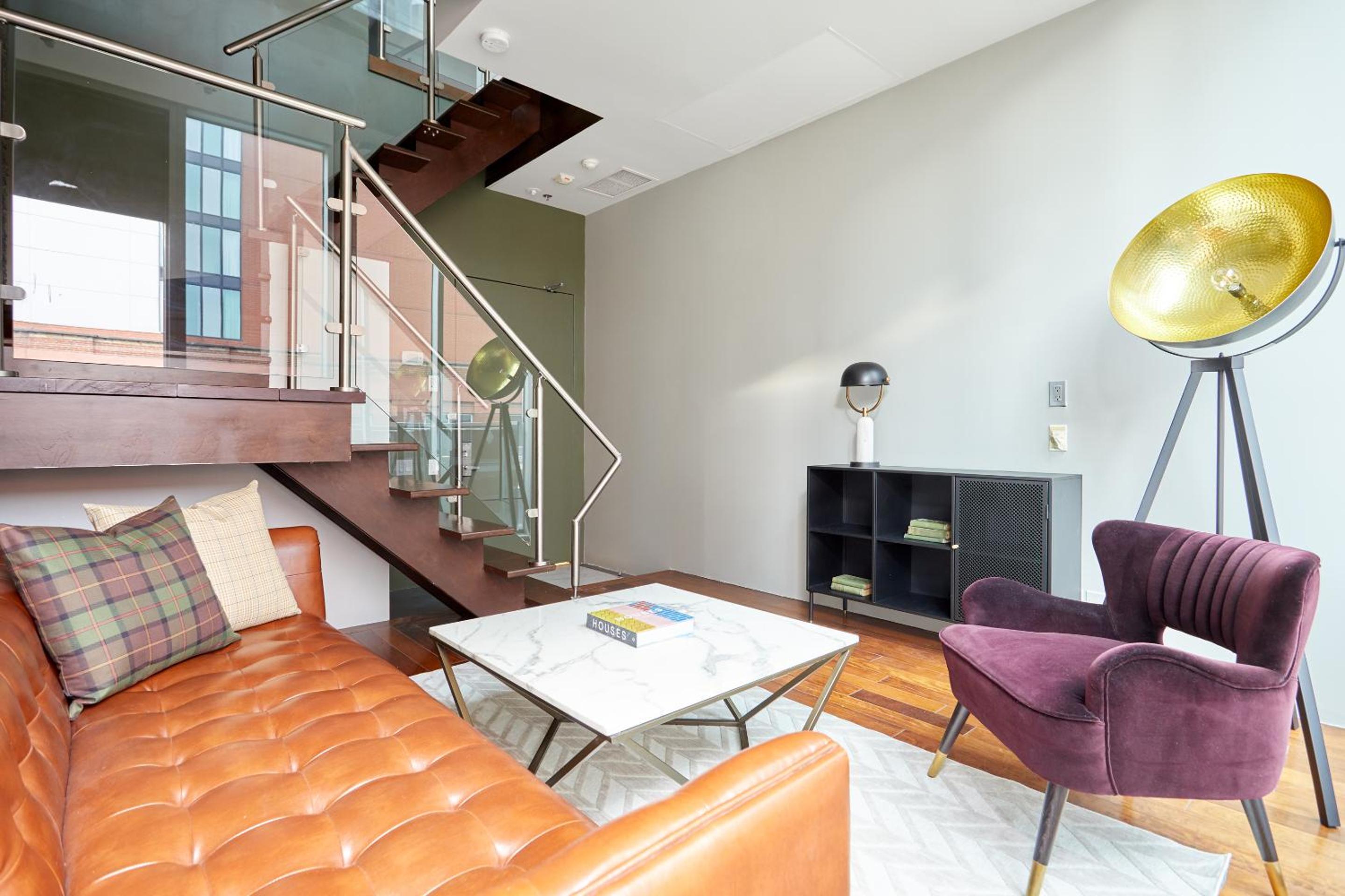 Standard Loft Suite, 1 King Bed thumbnail 6