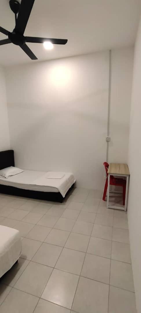 Three-Bedroom House photo 2