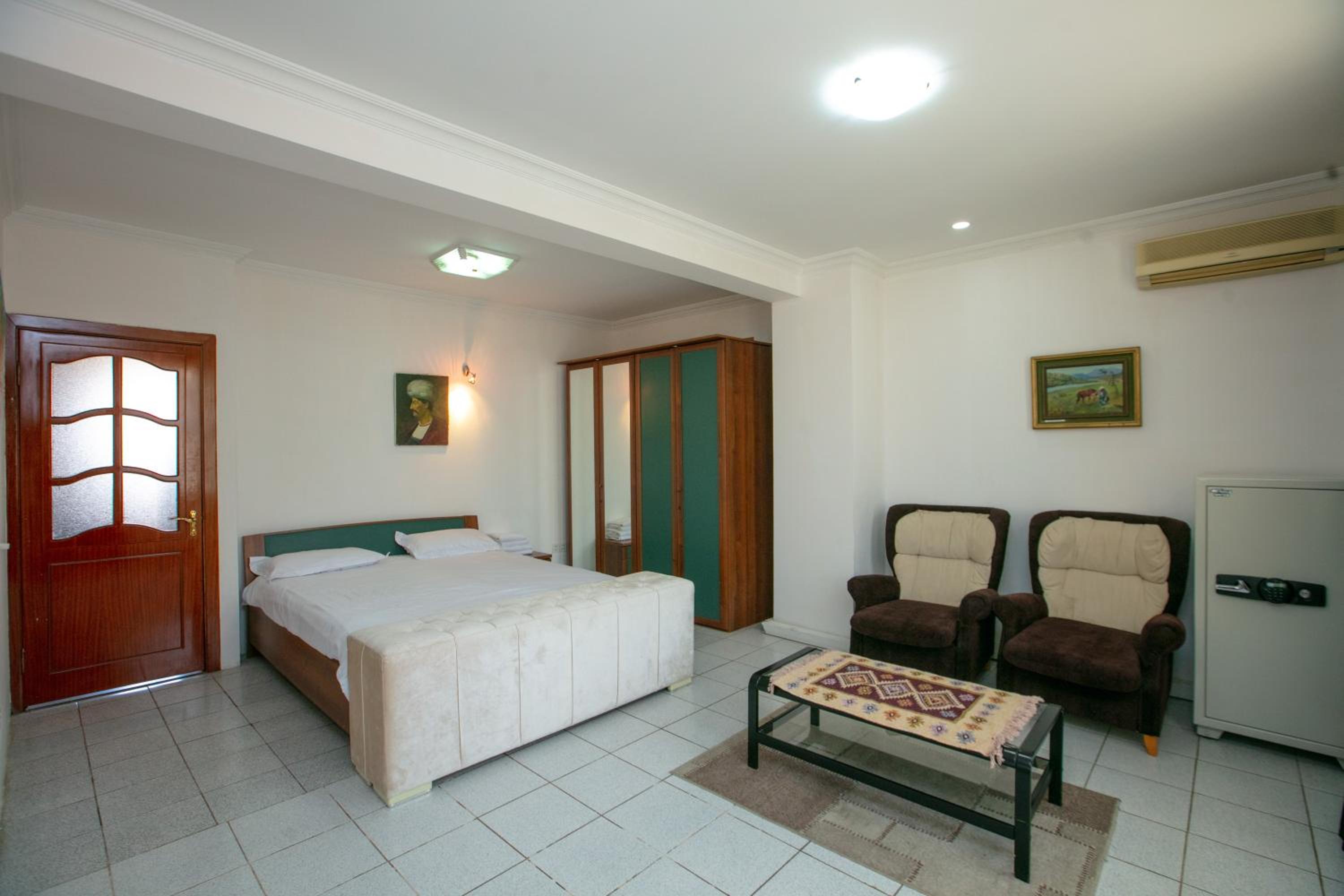 One-Bedroom Family Apartment
