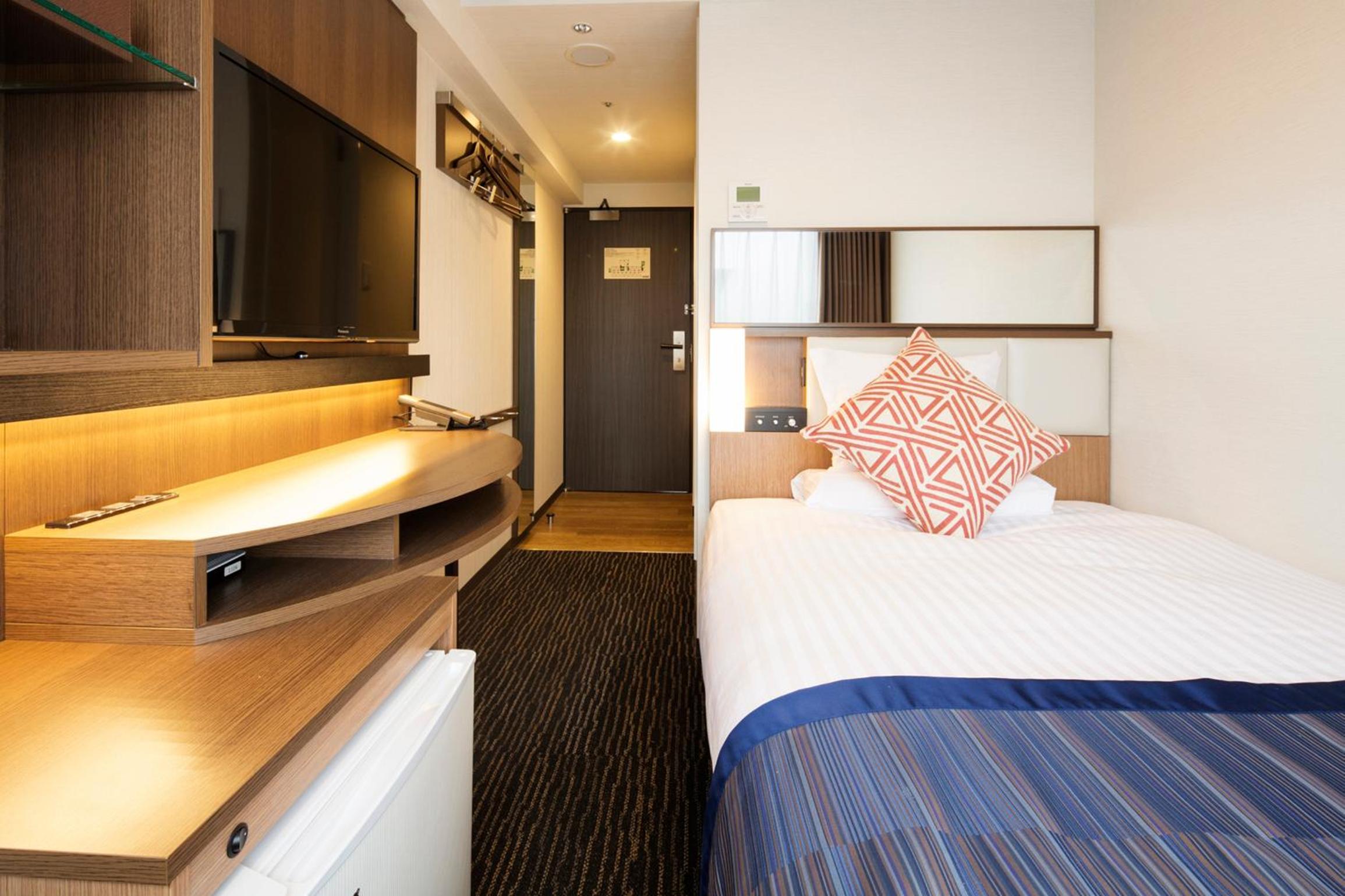 Single Room with Bathtub - Non-Smoking - House Keeping is Optional with Additional Cost