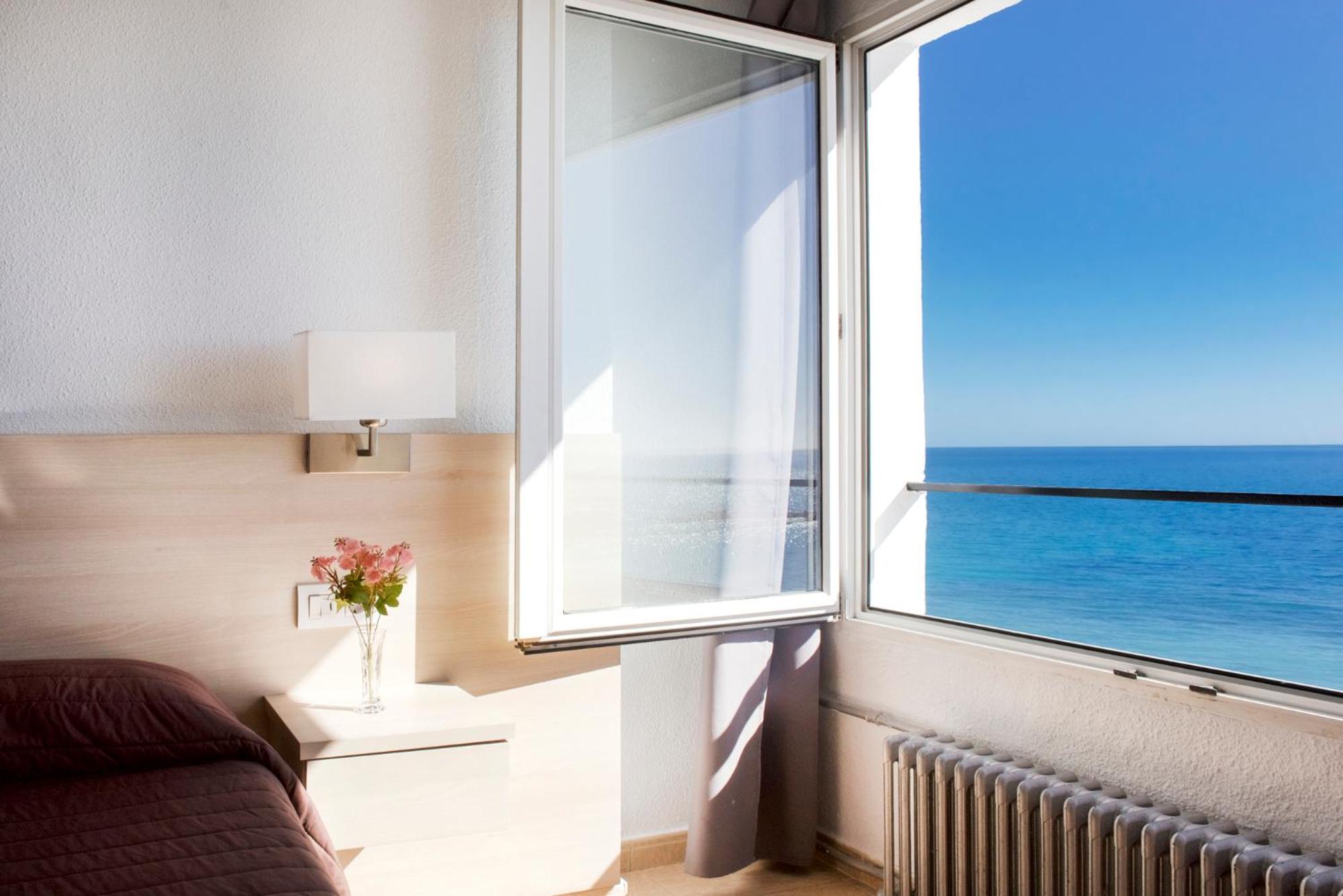 Twin Room with Sea View photo 2