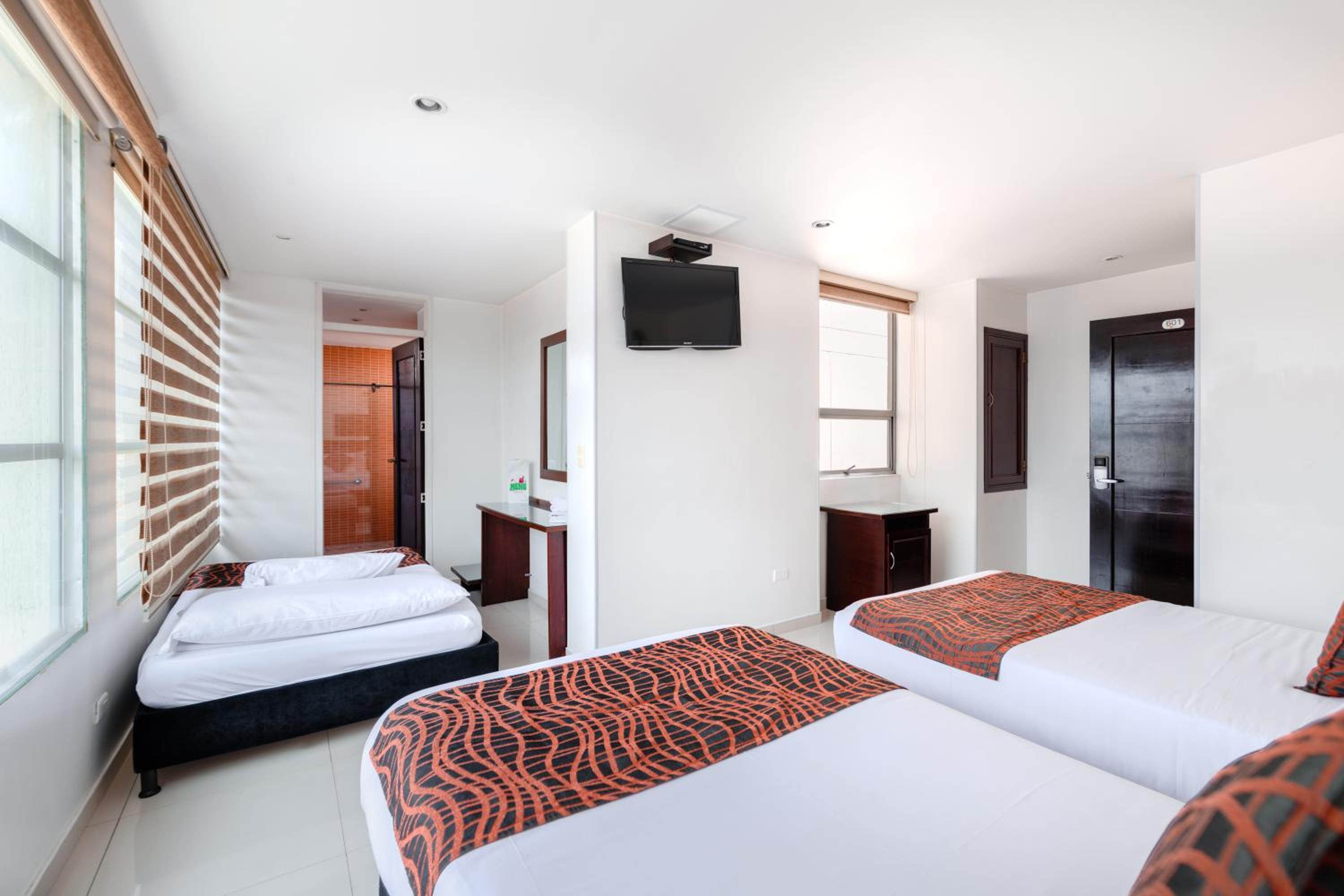 Basic Triple Room photo 3