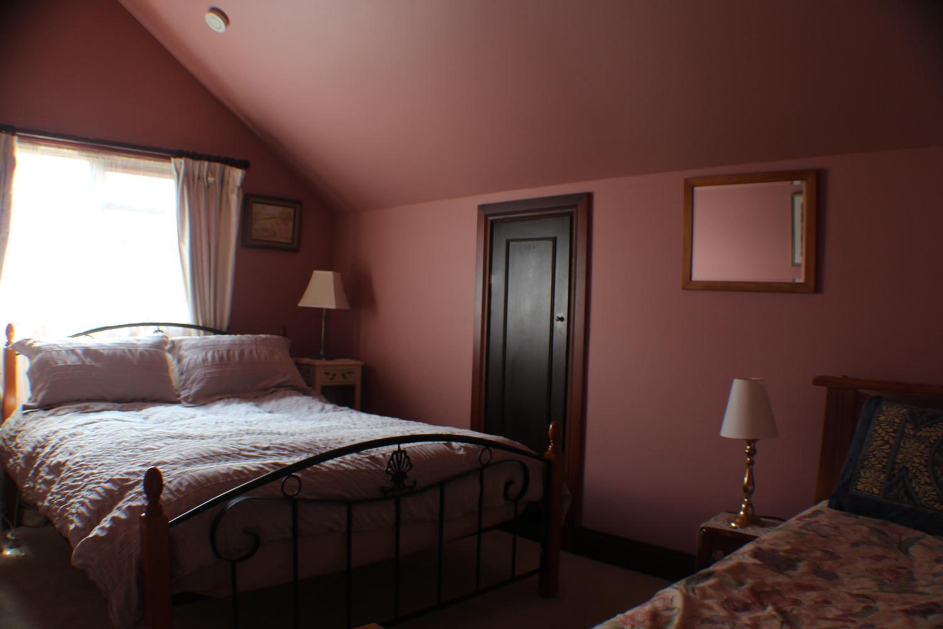 Two-Bedroom Cottage photo 2