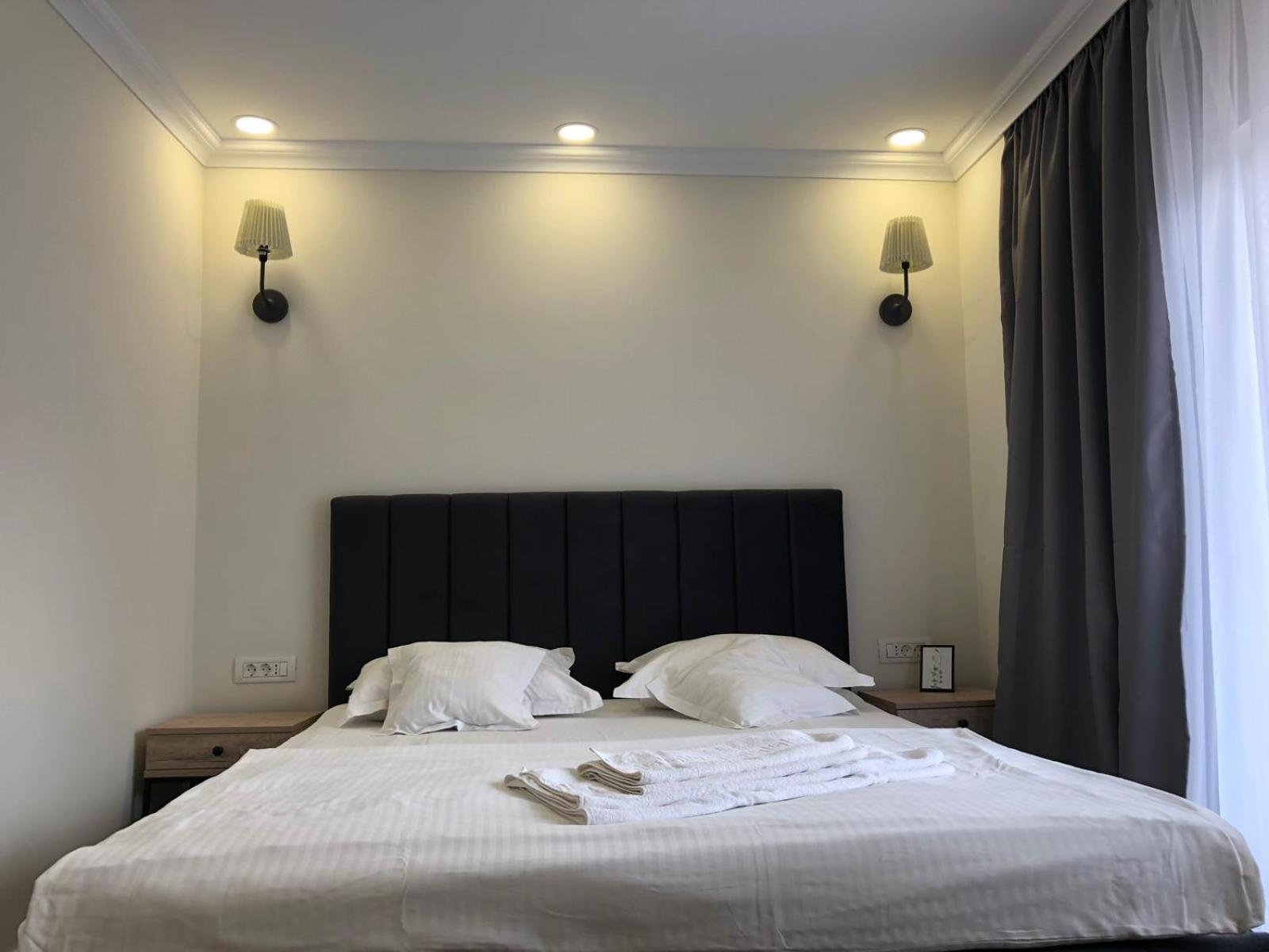 Double Room - Photo 2