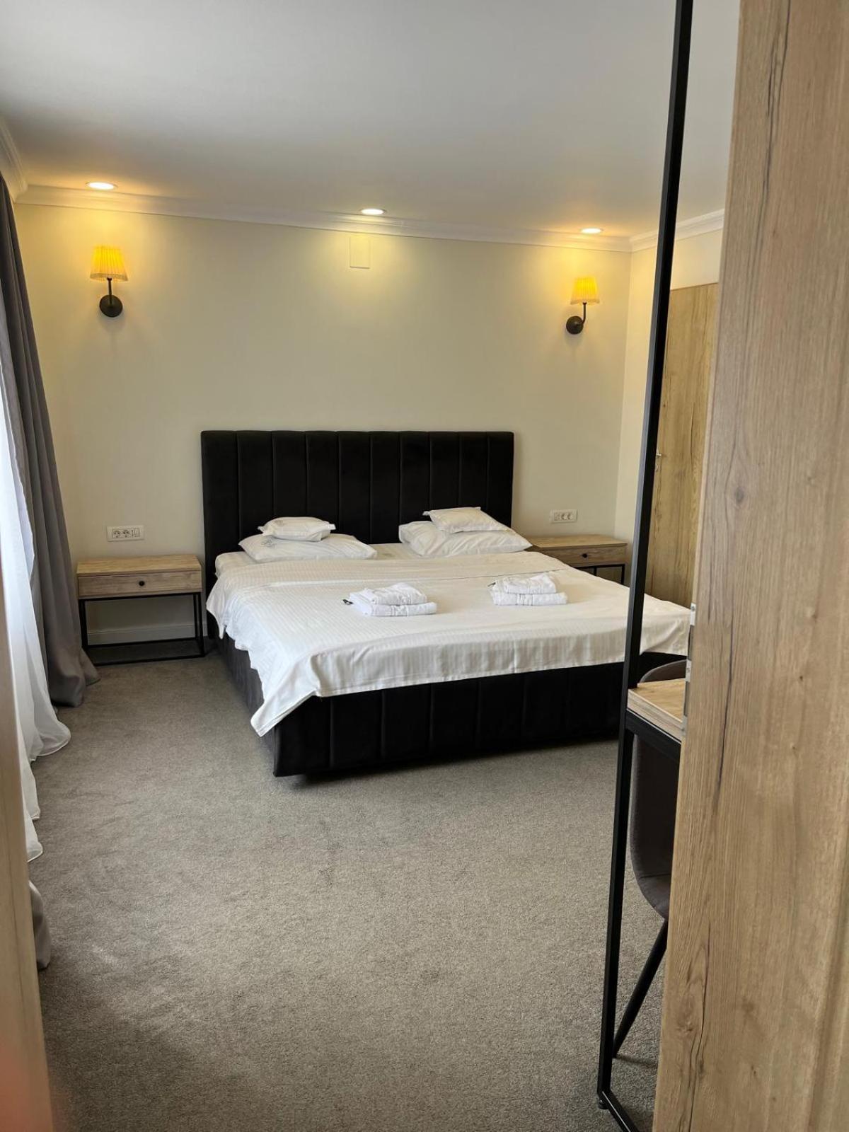 One-Bedroom Suite - Photo 10