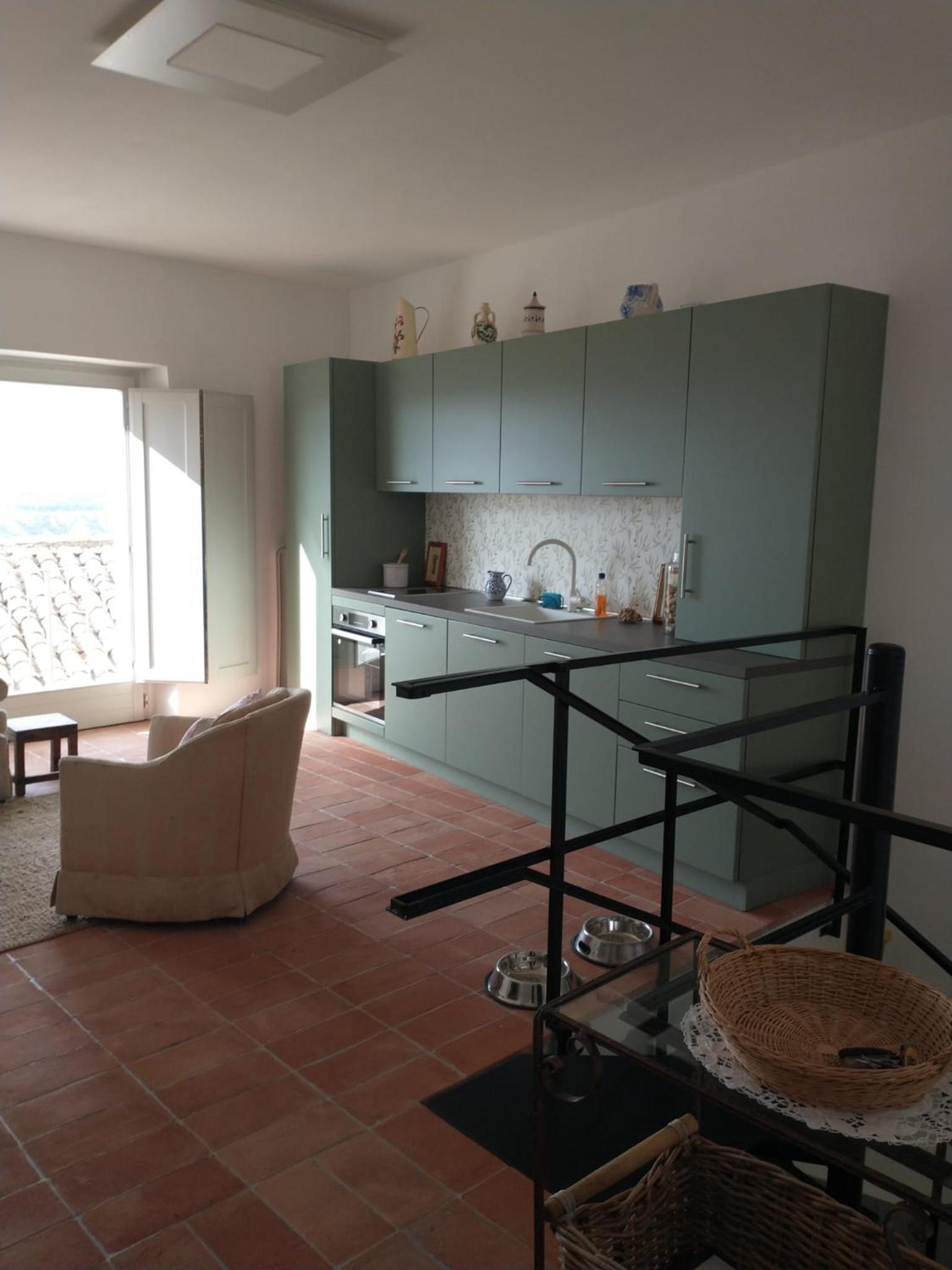 One-Bedroom Apartment photo 2