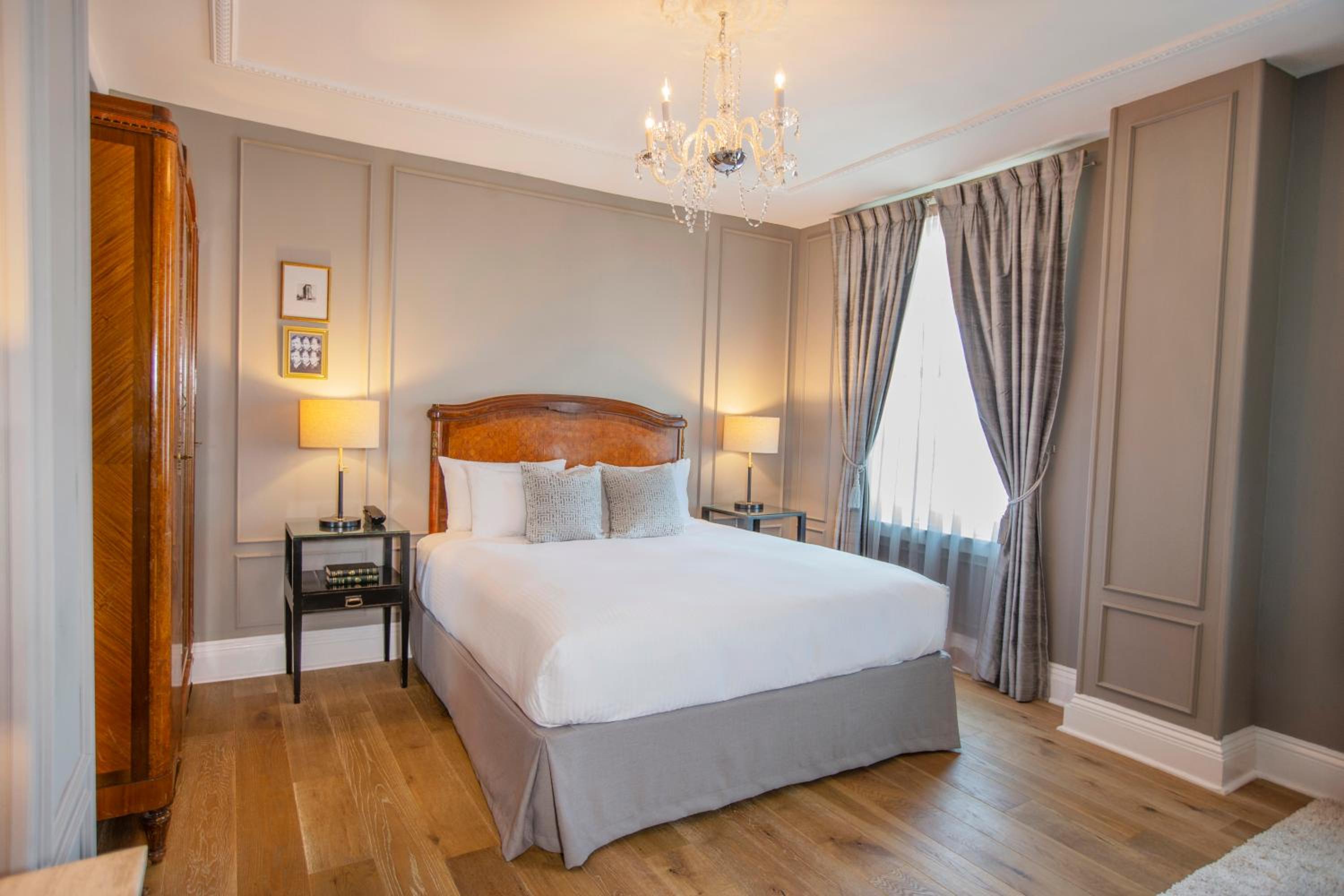 Luxury King Room photo 3