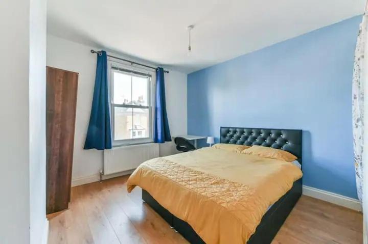 Four-Bedroom Apartment photo 1