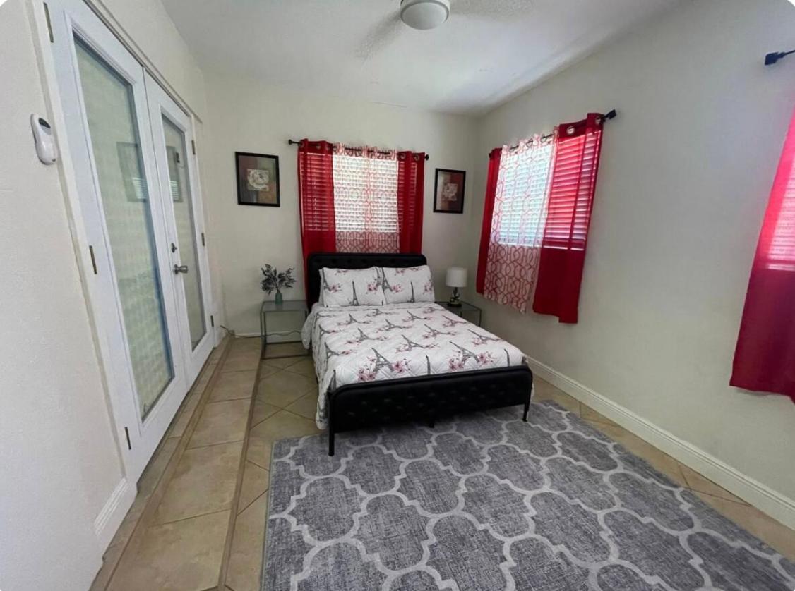 Double Room with Shared Bathroom photo 3