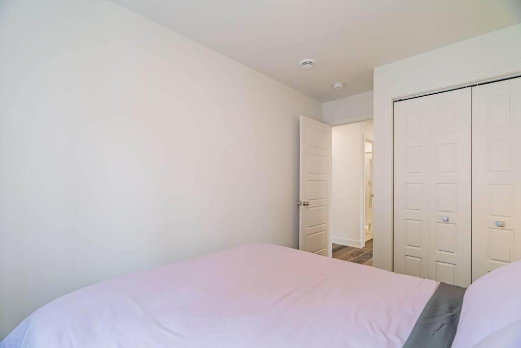 Three-Bedroom Apartment photo 1