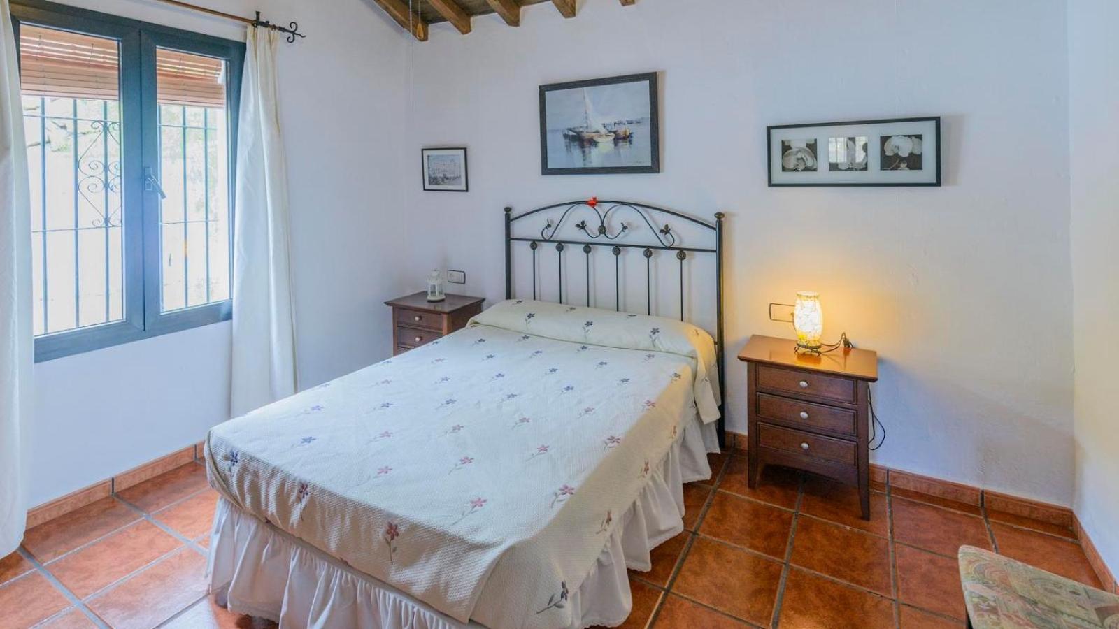 Three-Bedroom House photo 3