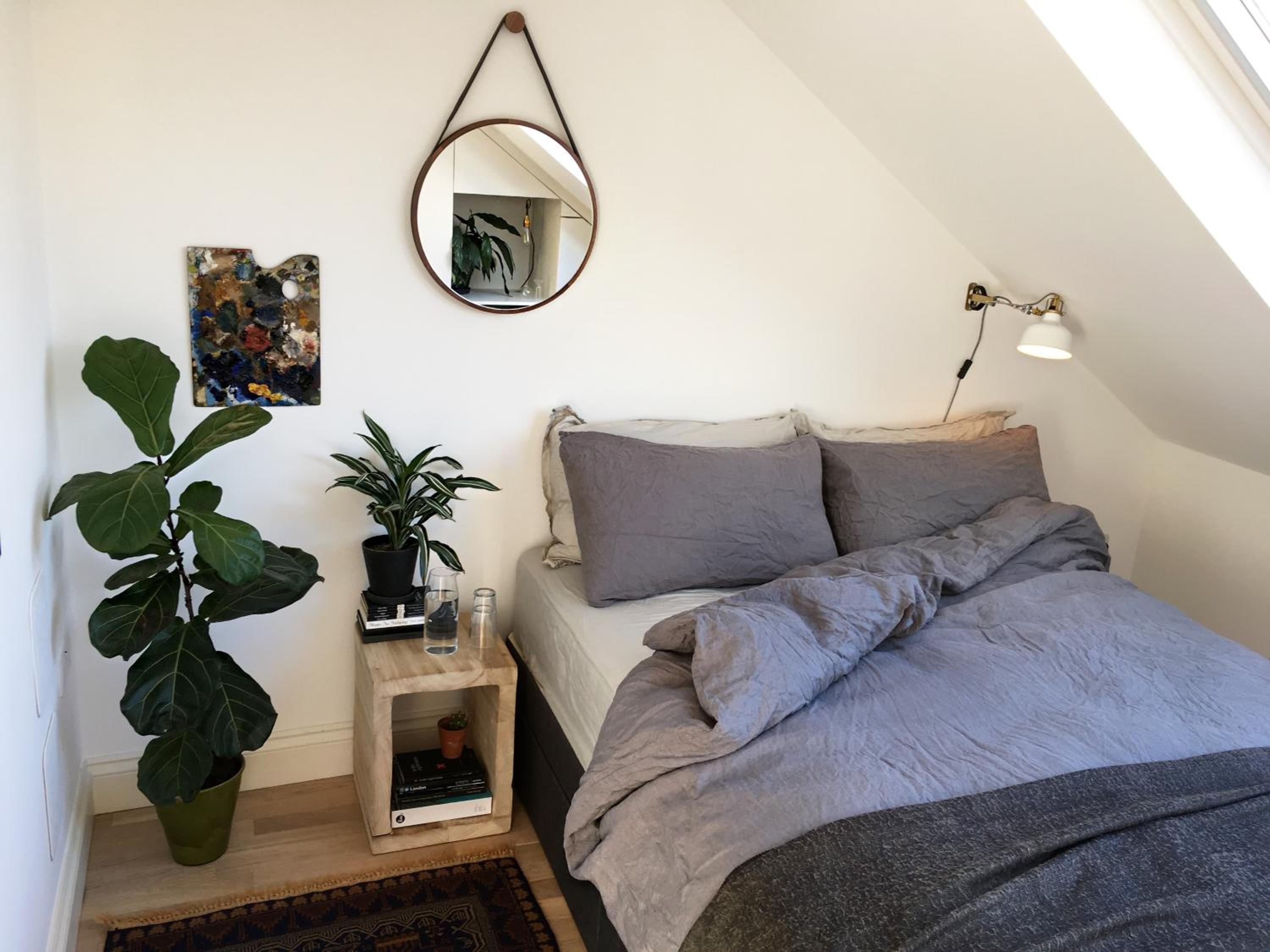 One-Bedroom Apartment photo 1