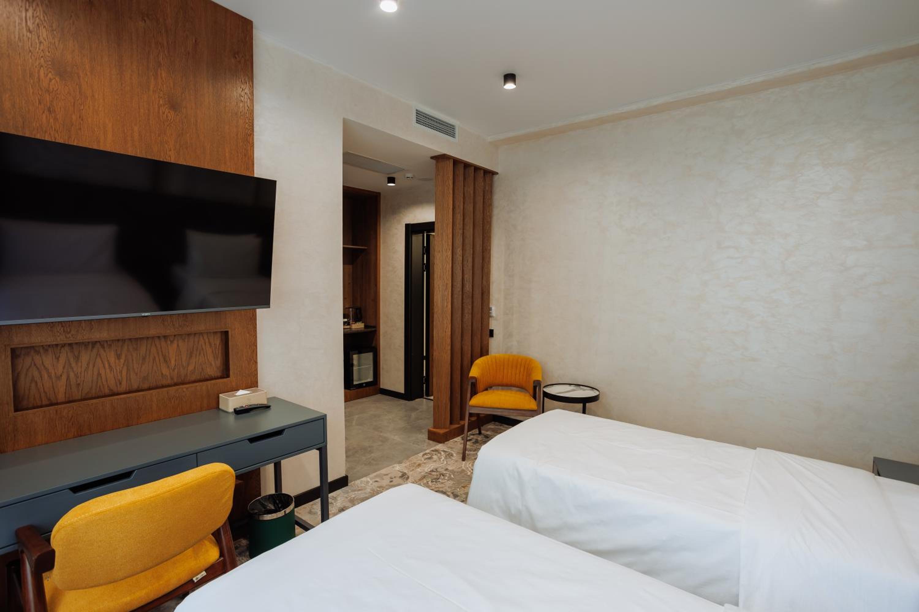 Twin Room - Photo 4
