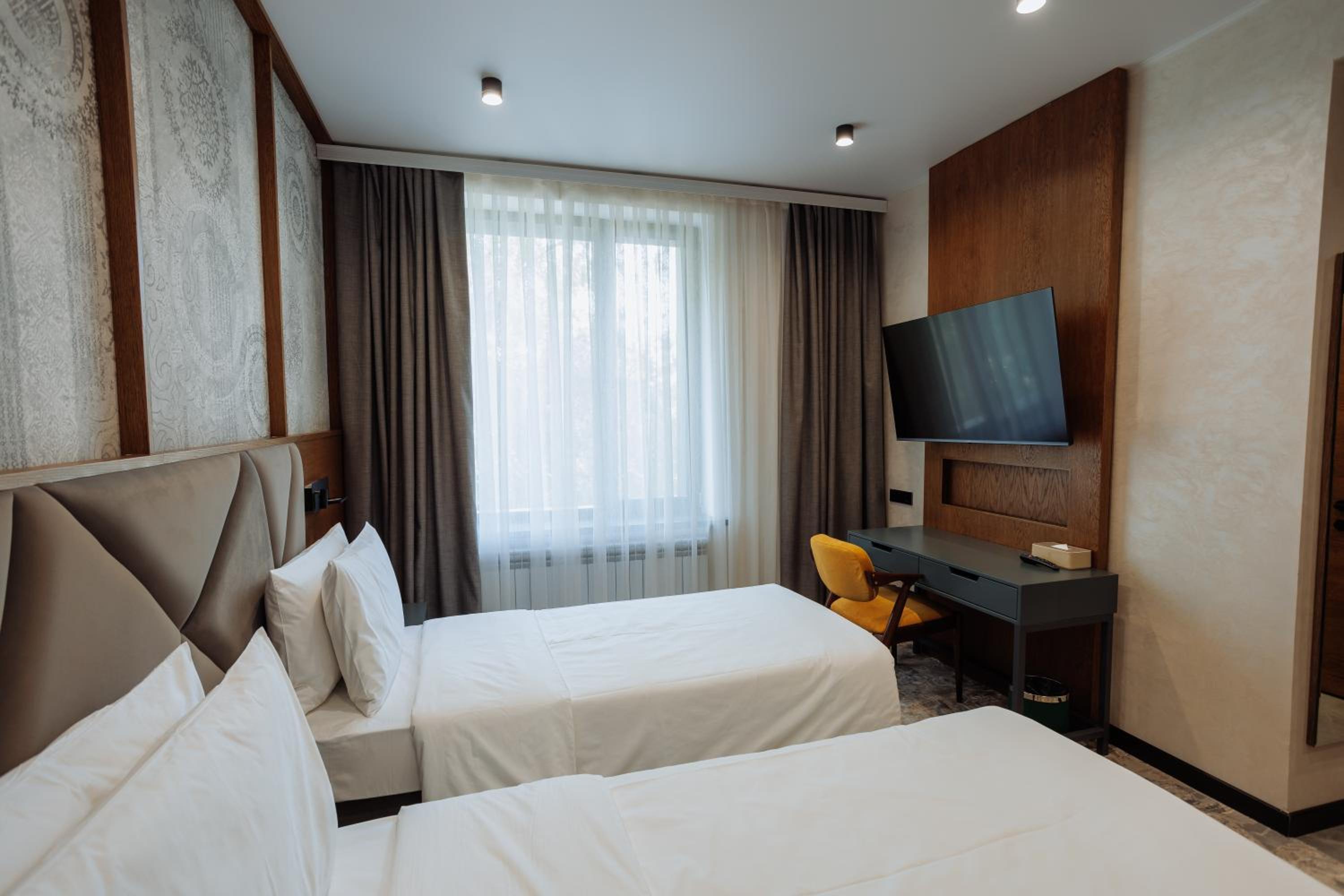 Twin Room - Photo 5