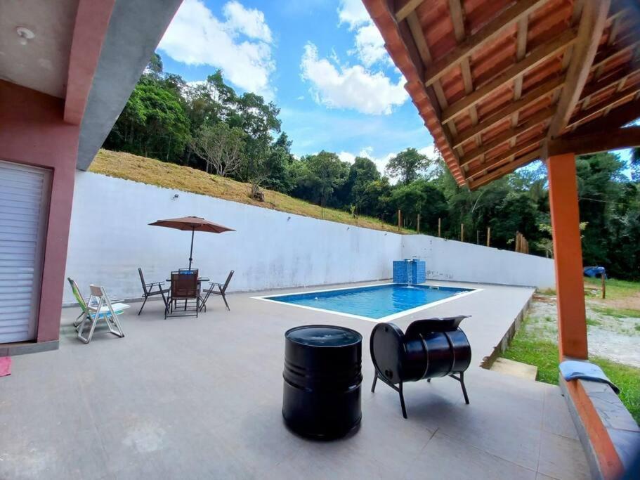 Five-Bedroom House photo 3
