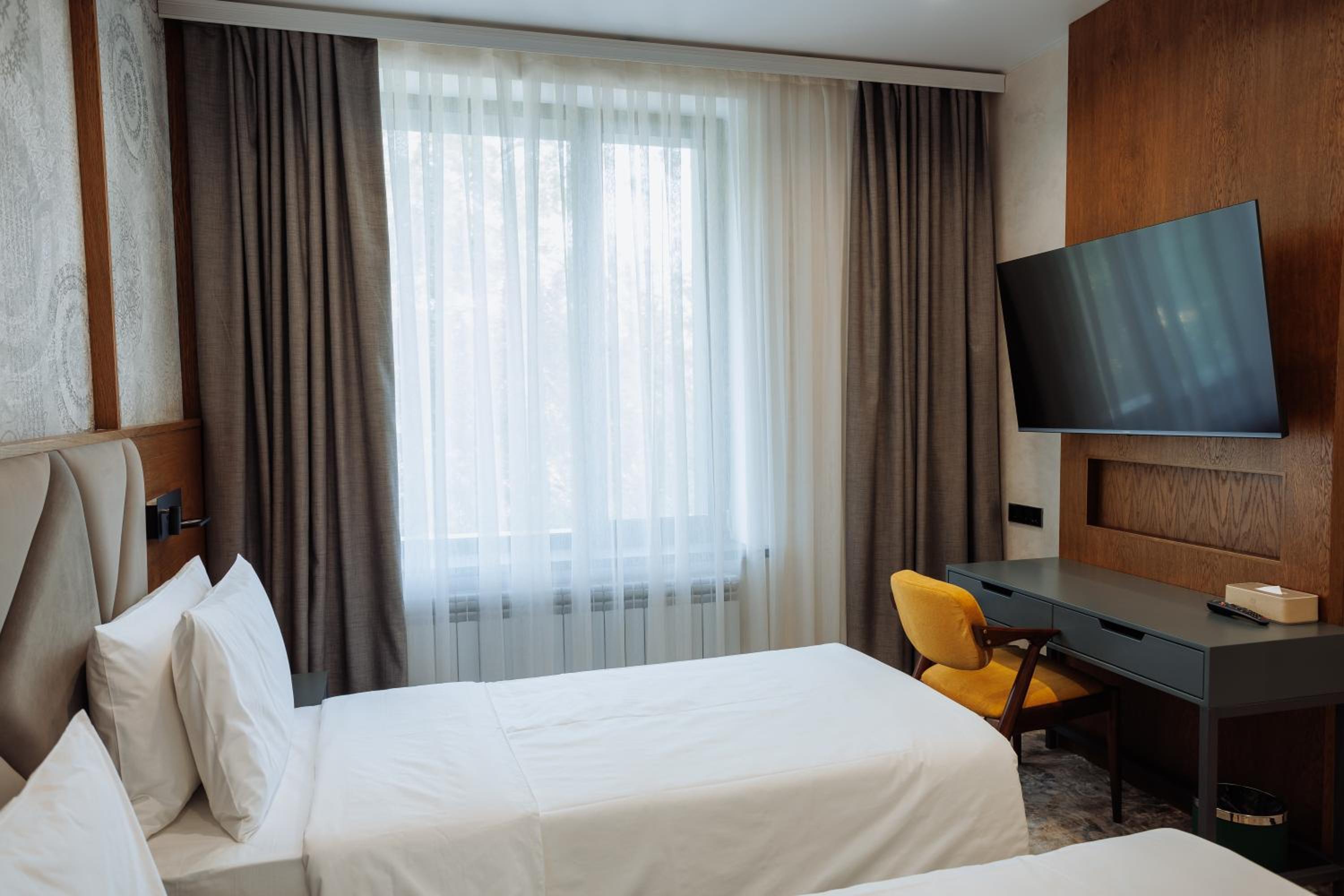 Twin Room - Photo 10