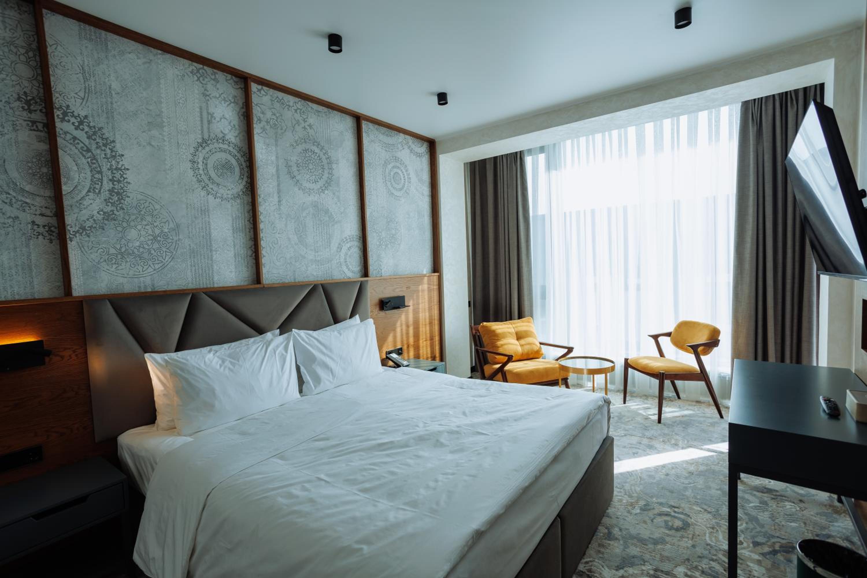 Deluxe Double Room - Photo 13