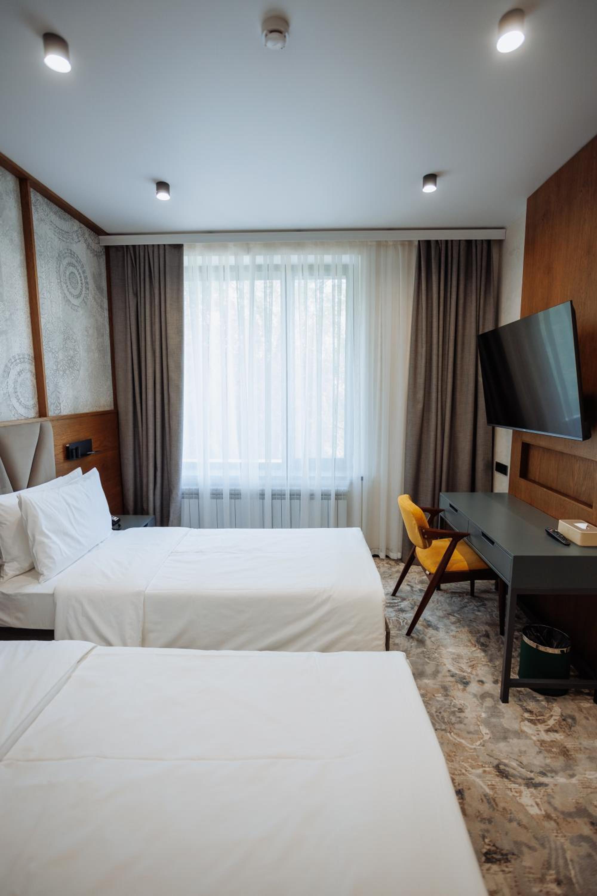 Twin Room - Photo 17