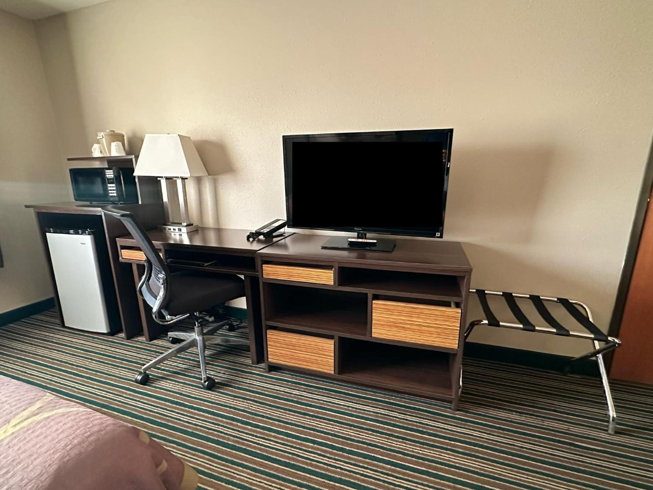 King Studio Suite - Non-Smoking - Photo 1