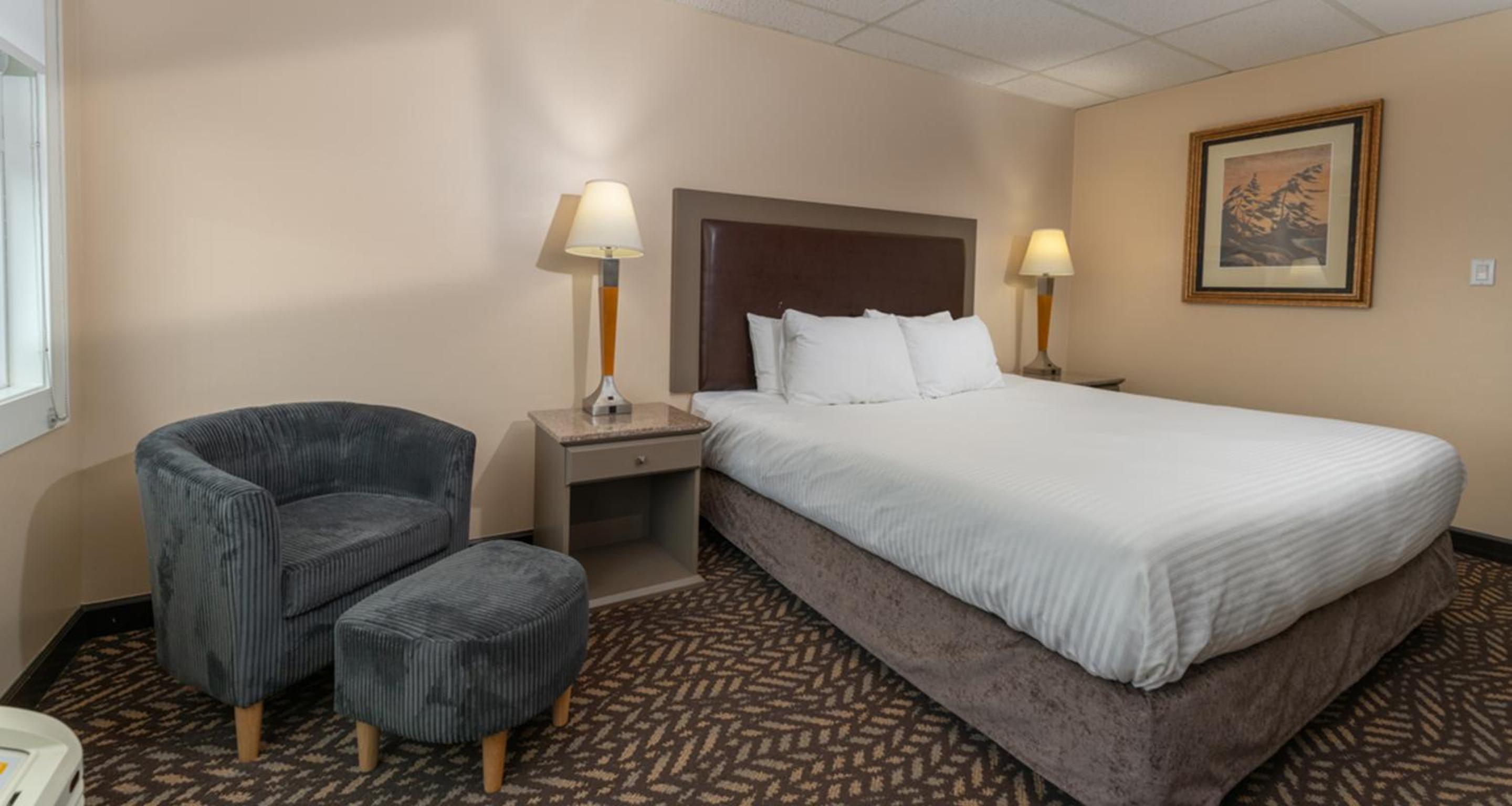 Superior King Room - Photo 3