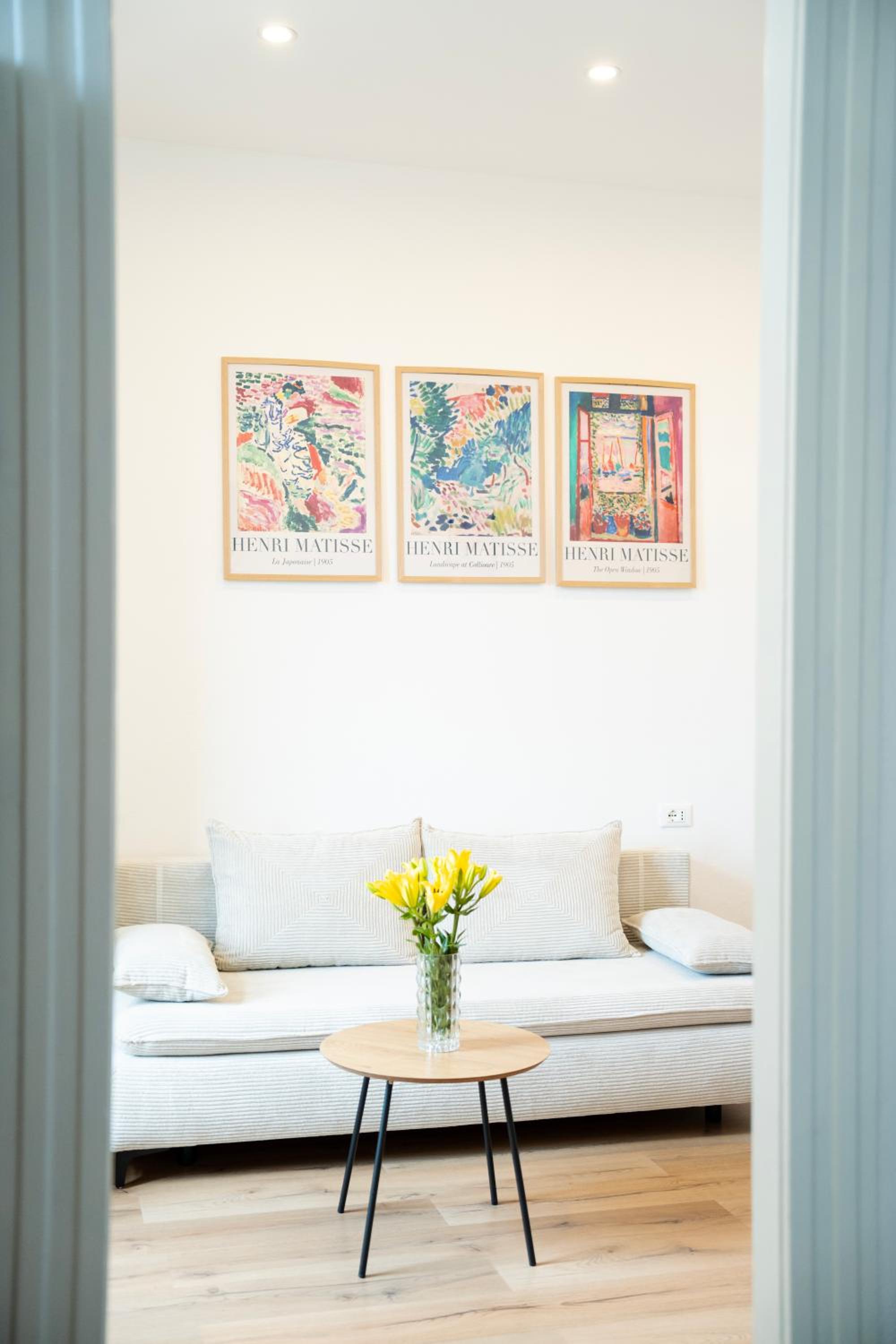 One-Bedroom Apartment