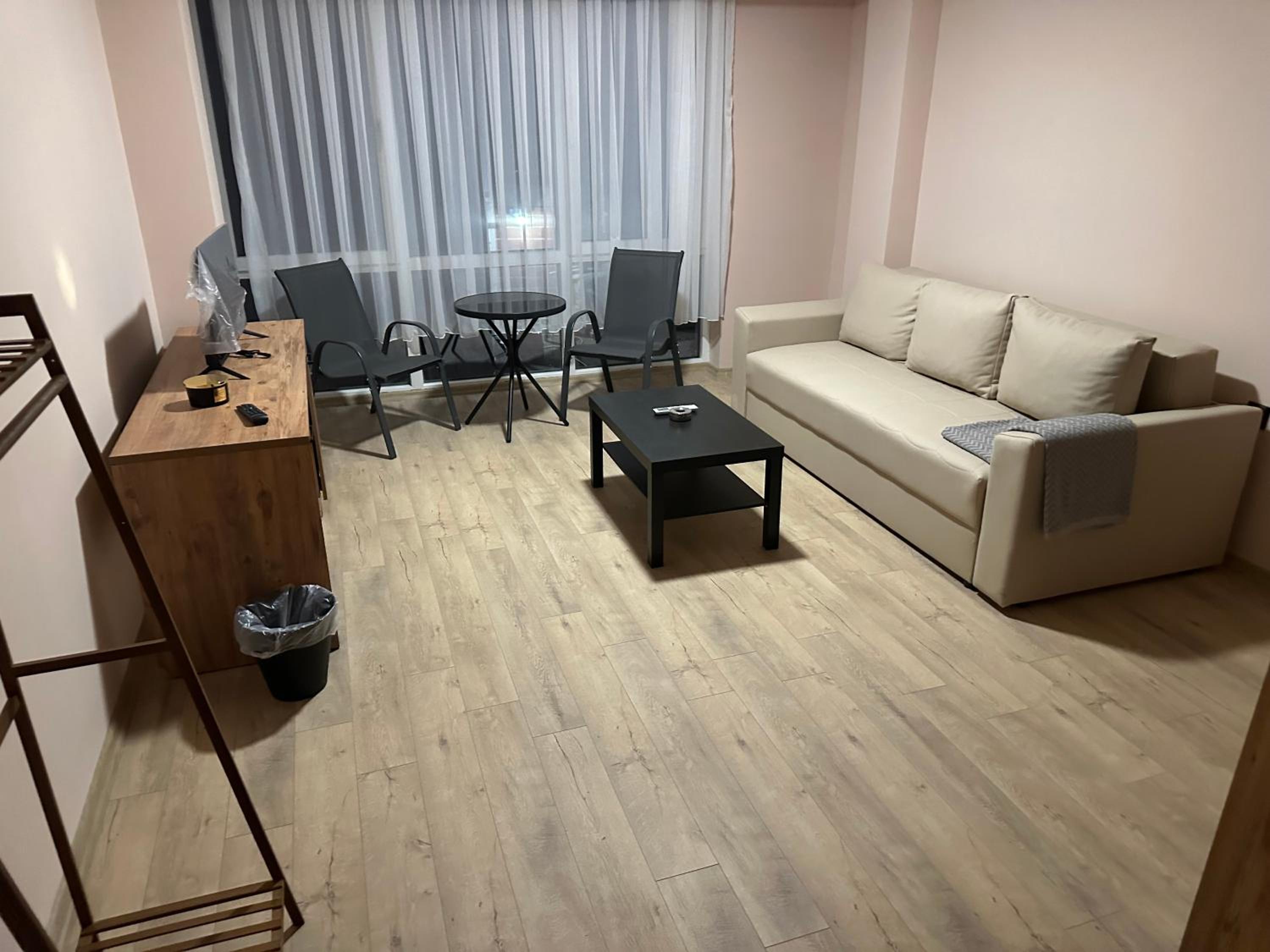 Apartment with Balcony photo 3