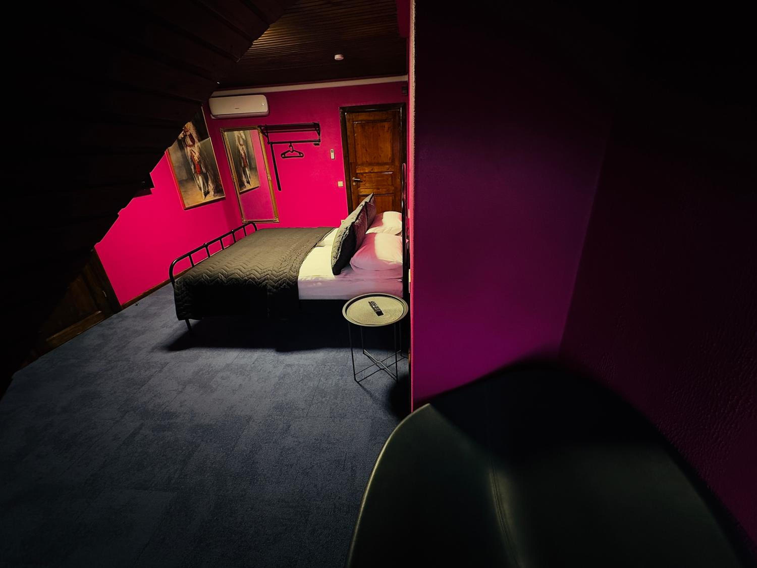 Deluxe Double Room with Bath - Jack the ripper photo 2