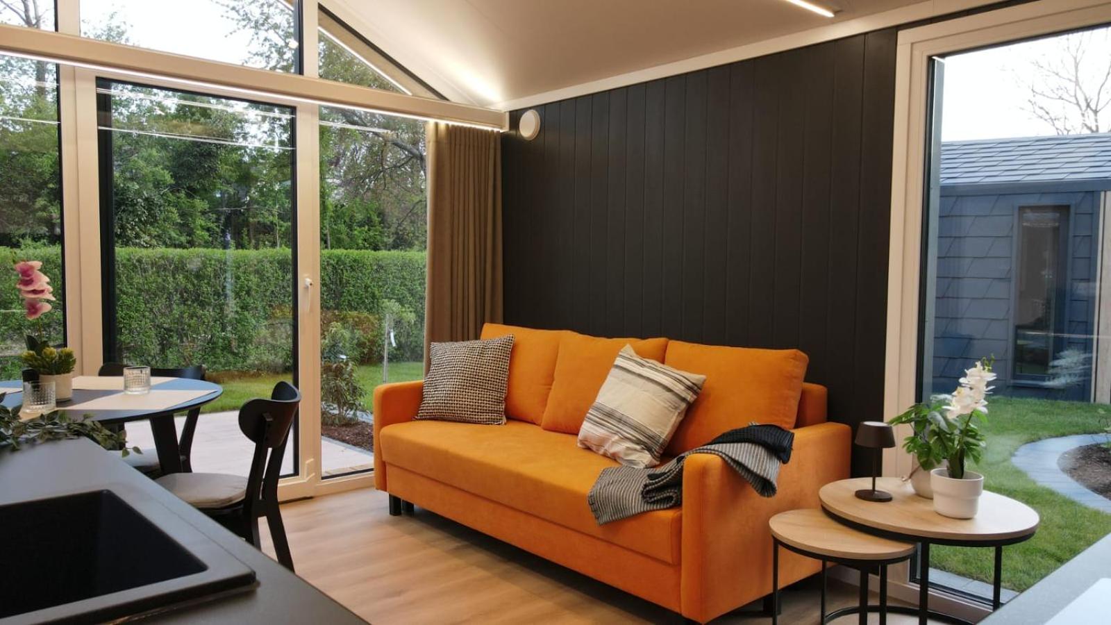 One-Bedroom House photo 1