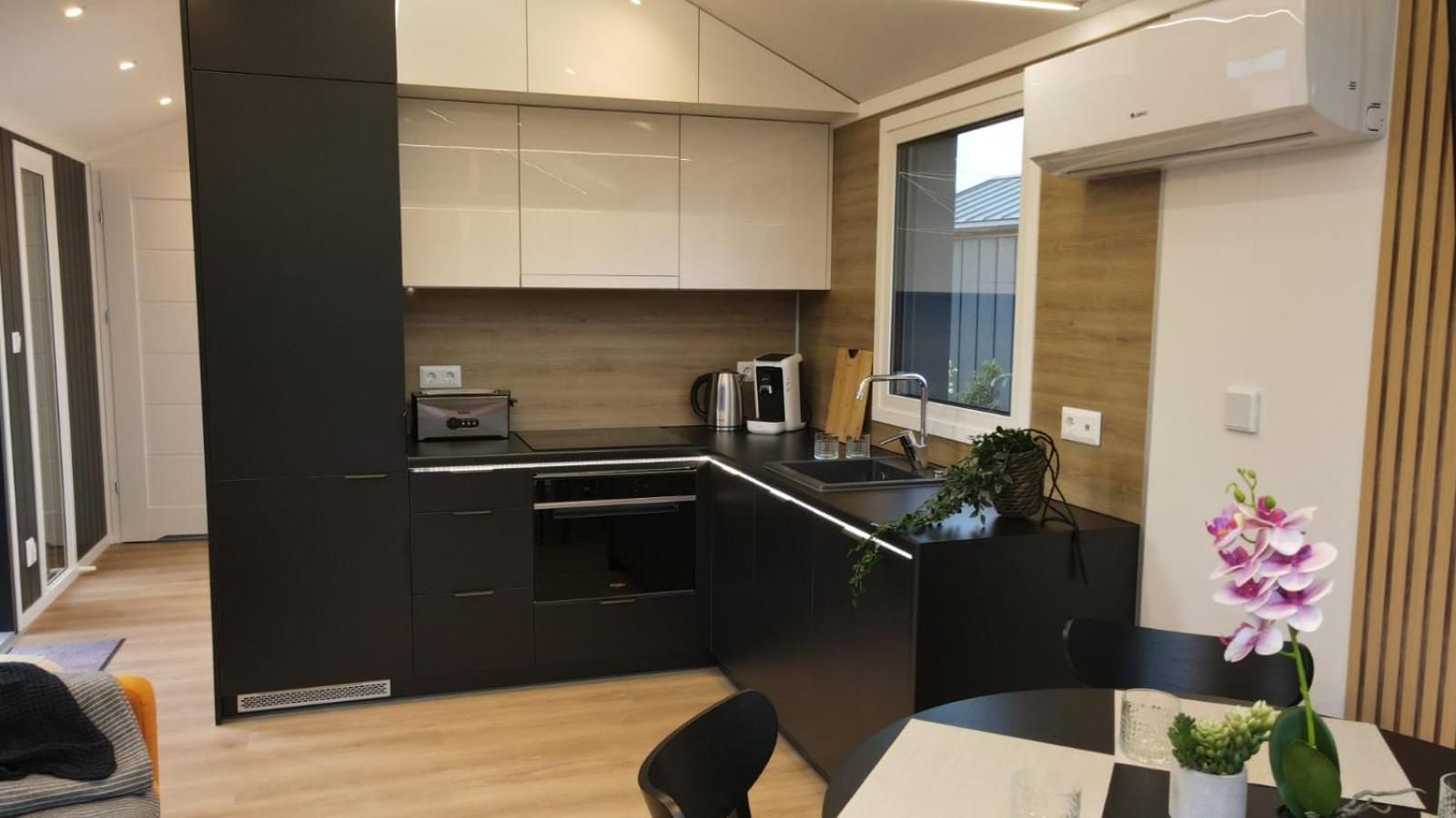One-Bedroom House photo 3