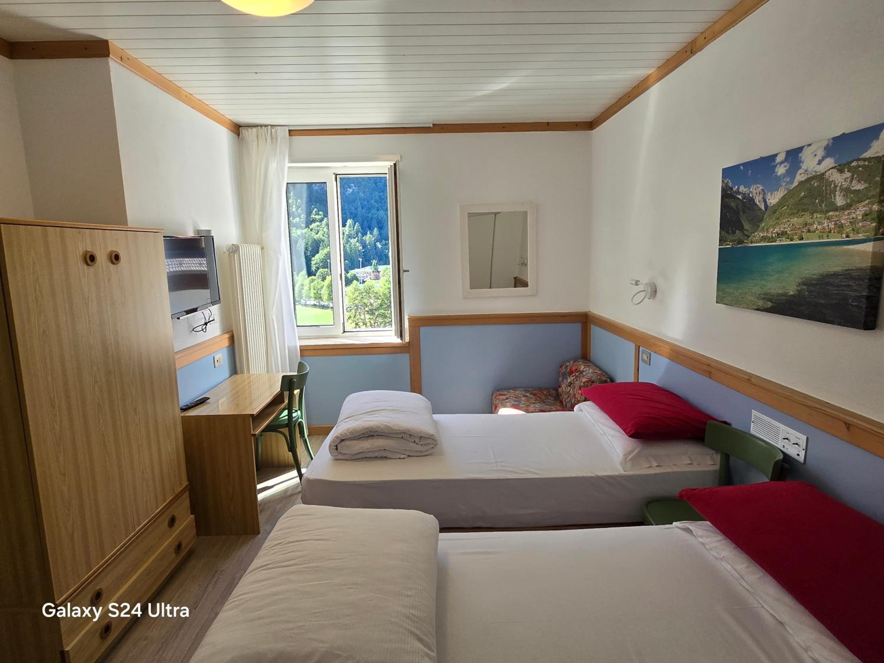 Double or Twin Room - Photo 7
