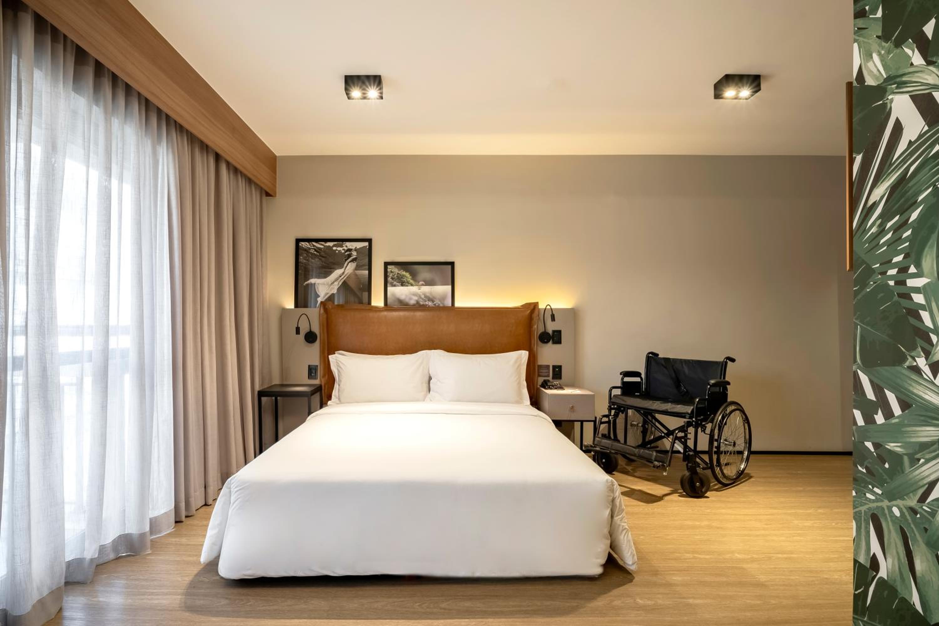 Accessible Deluxe Double Room  - Photo 3