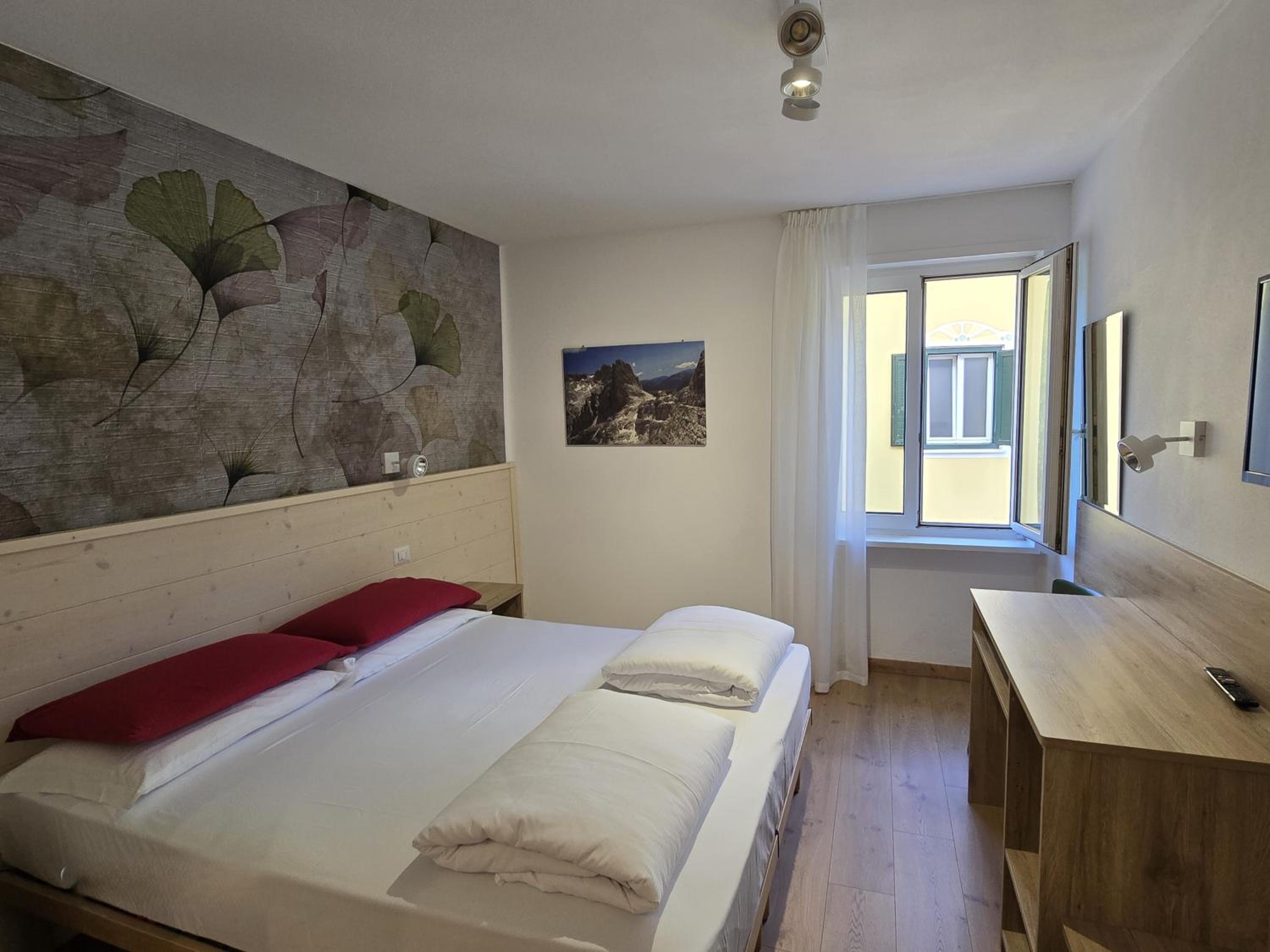 Double or Twin Room - Photo 8
