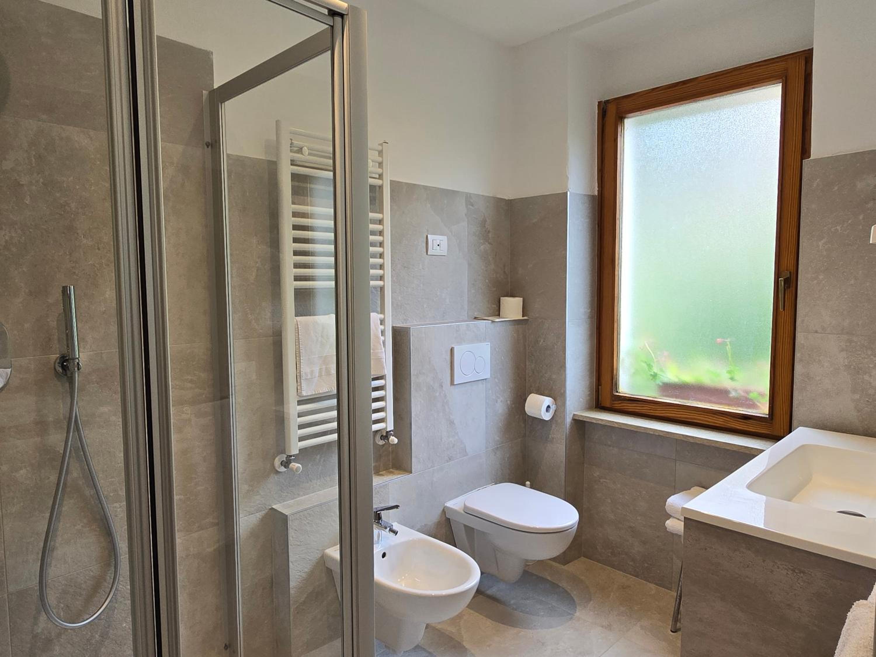 Double or Twin Room - Photo 4