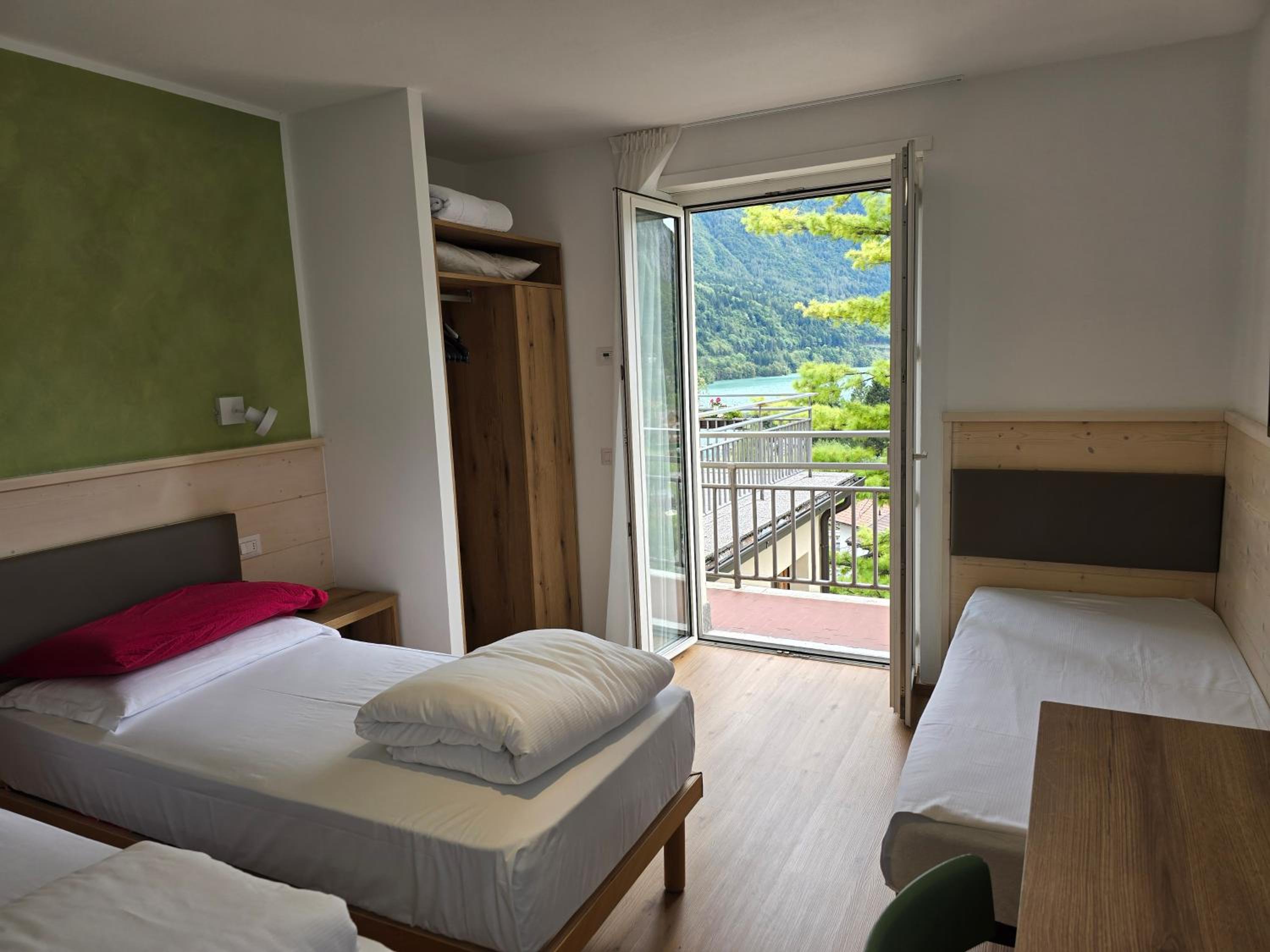 Triple Room with Lake View - Photo 20